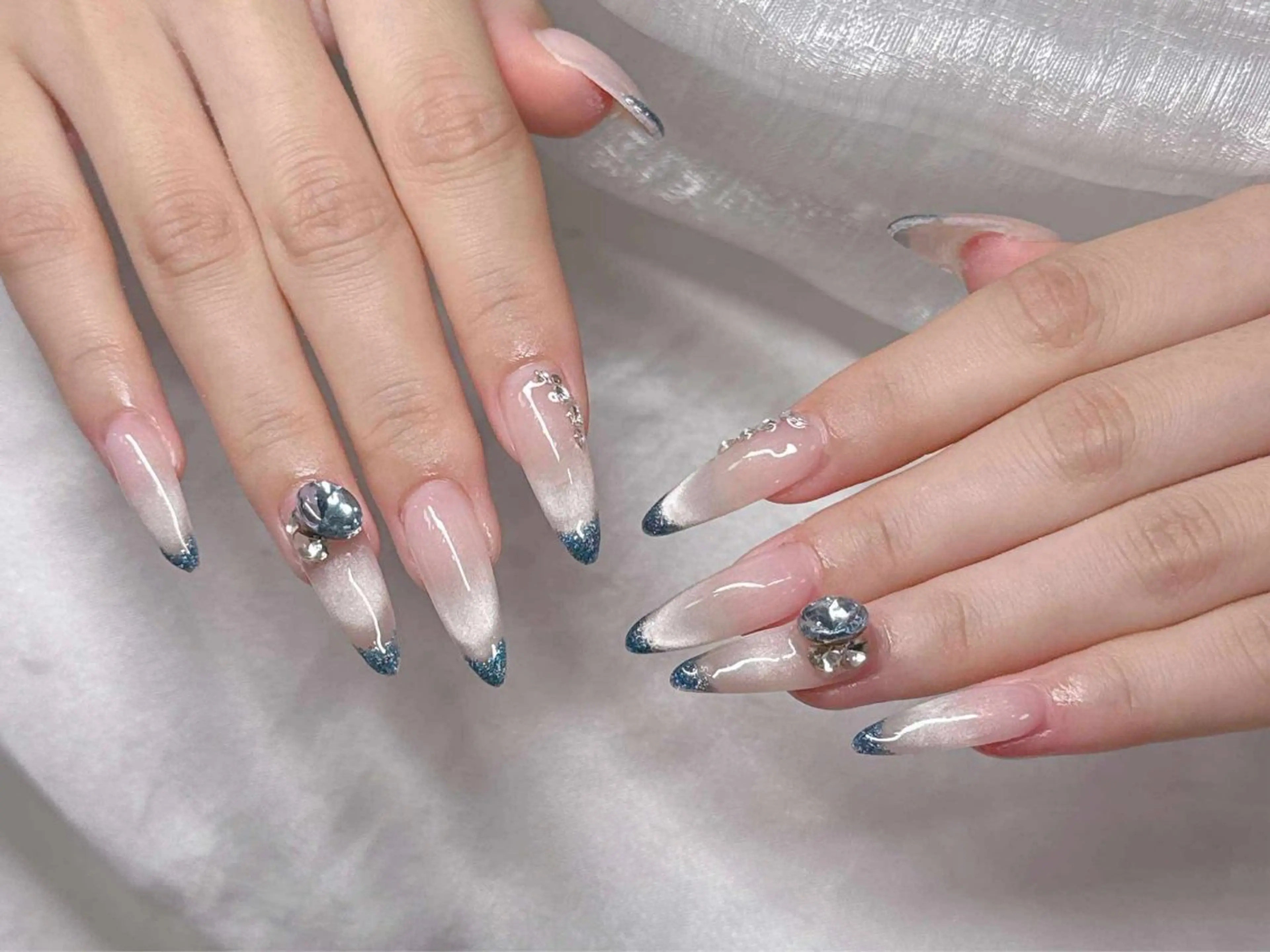 ネイル 長さ出し グラデーション 卒業式 キラキラネイル マグネットネイル ハンドネイル Lee Nailsのネイルデザイン