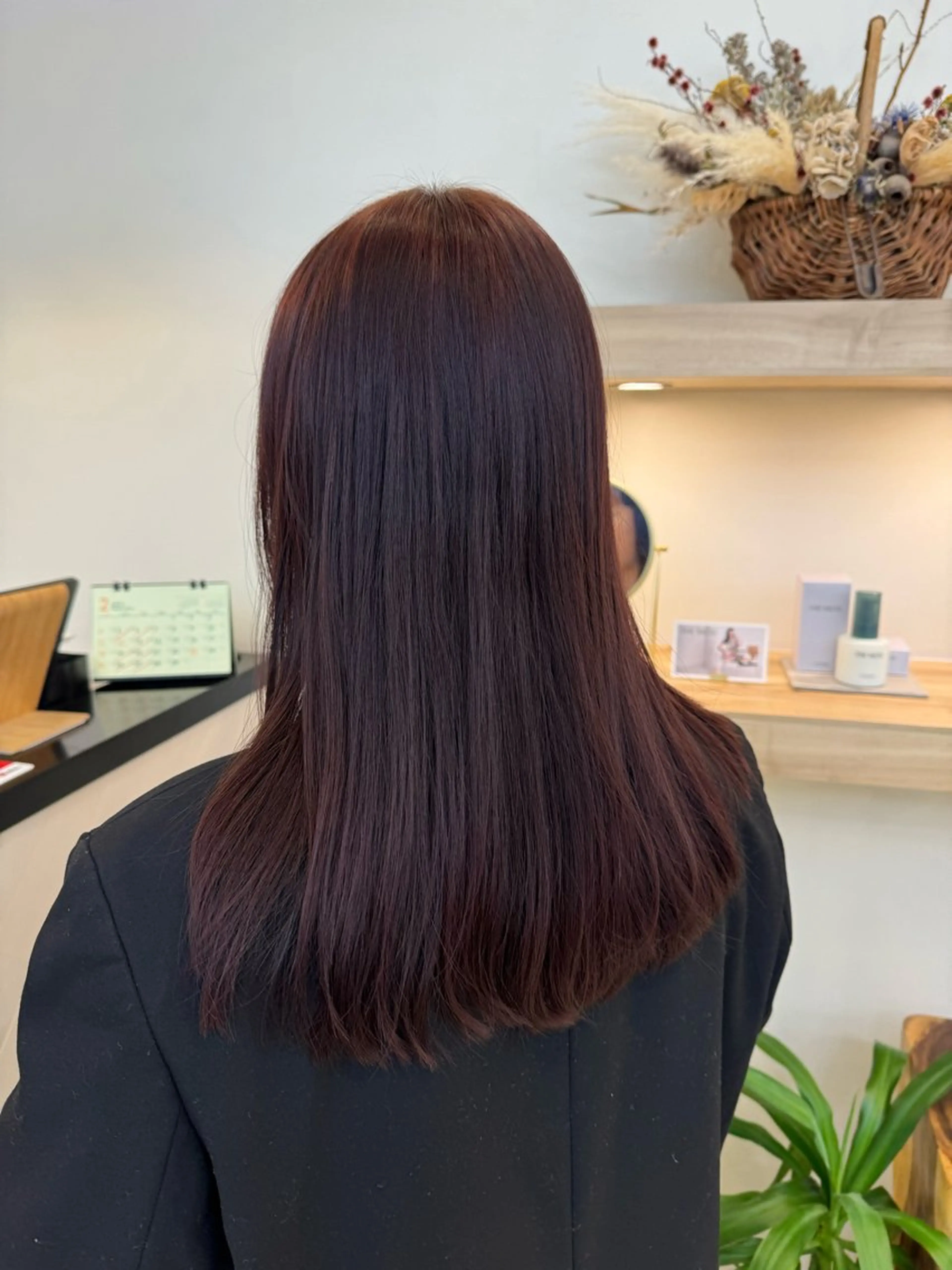 ミディアム カラー ヘアカラー トリートメント ⭐︎レイヤーカット 深井朱莉⭐︎のヘアスタイル
