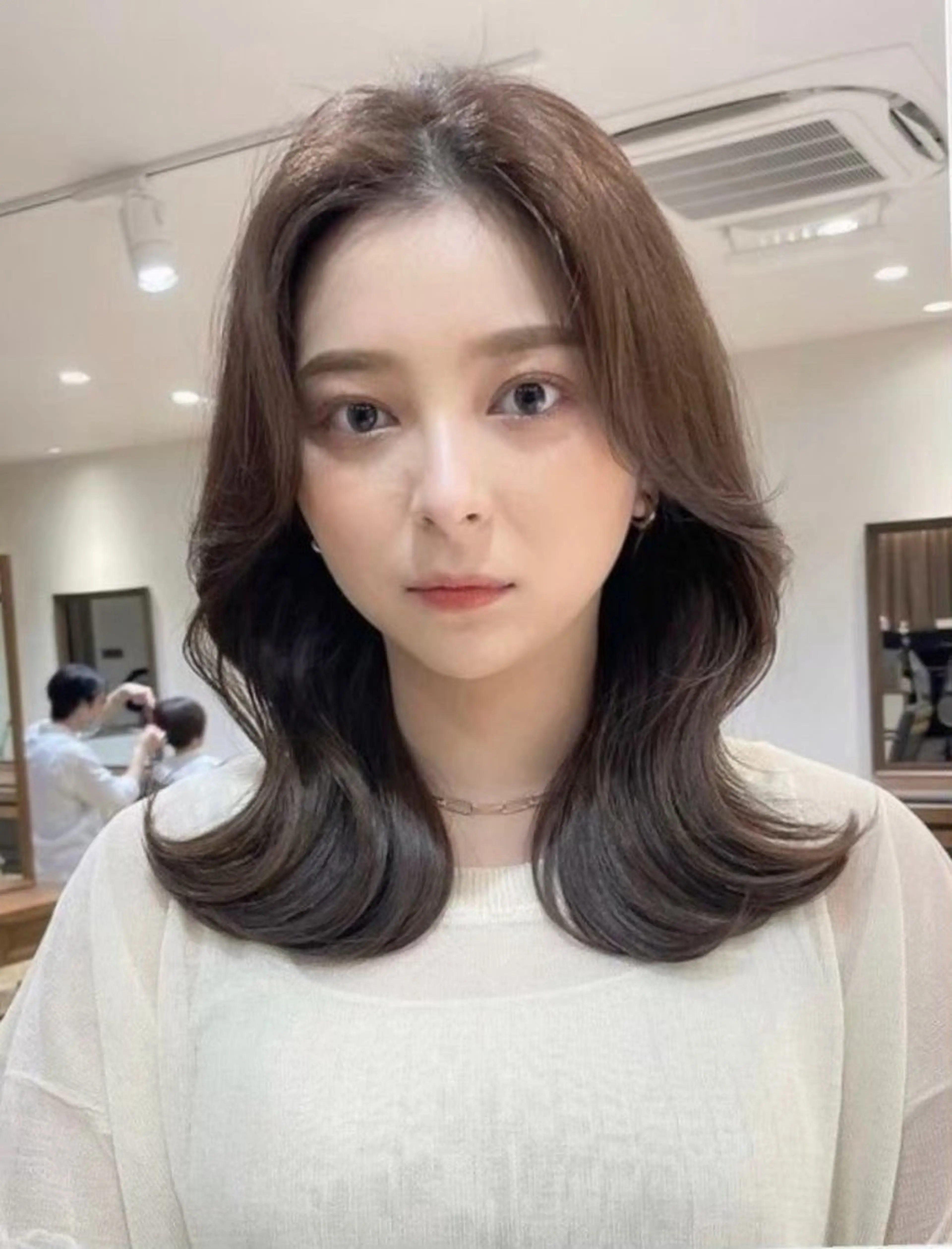 ミディアム カット ヘアカラー トリートメント Hello by Sea所属・レイヤー/艶髪/ボブ /くびれ/伊藤　勇司のヘアスタイル