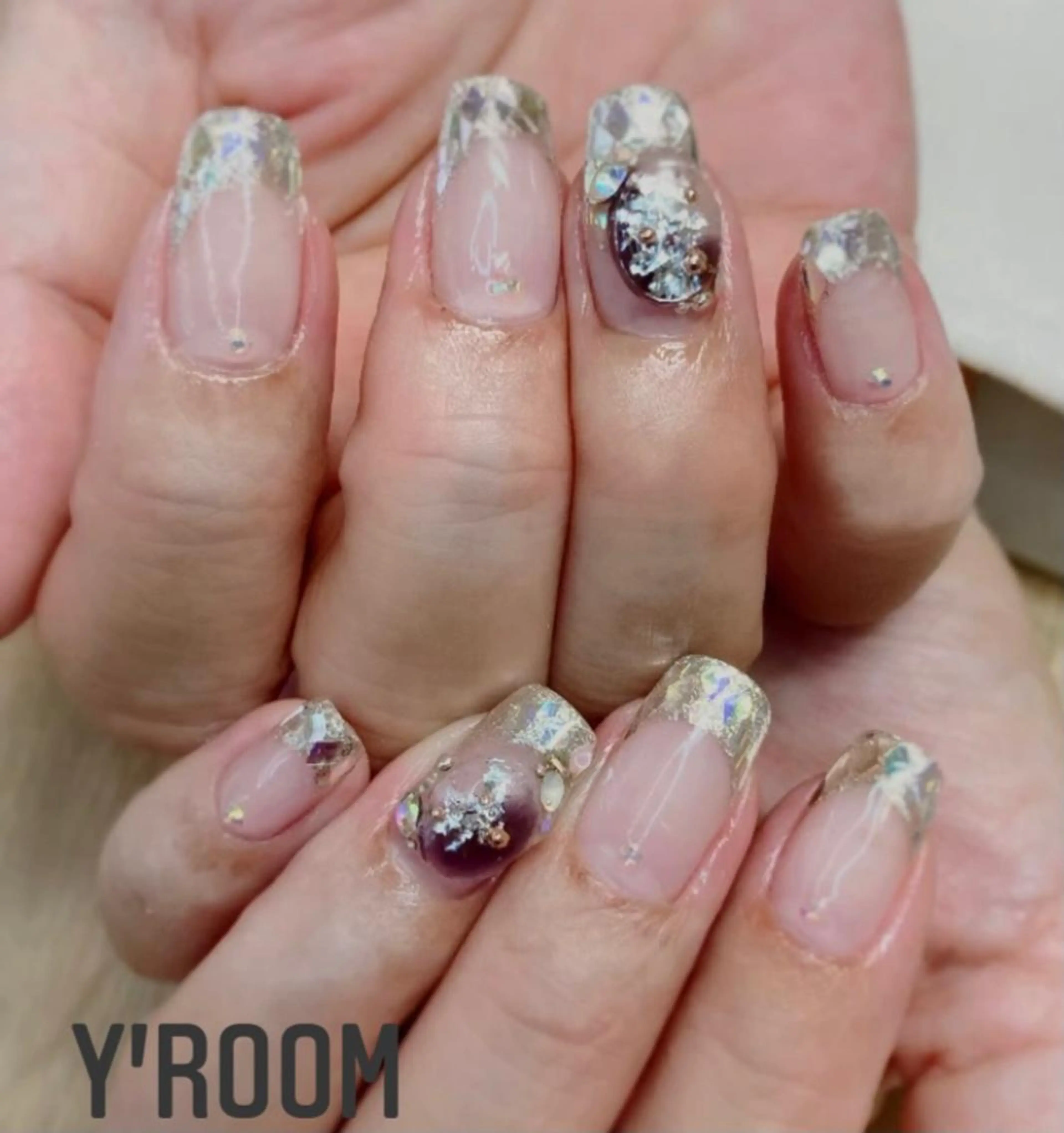 ネイル オーロラネイル フラッシュネイル フットネイル フレンチネイル ジェルネイル ハンドネイル YUKA （ネイリスト）のネイルデザイン