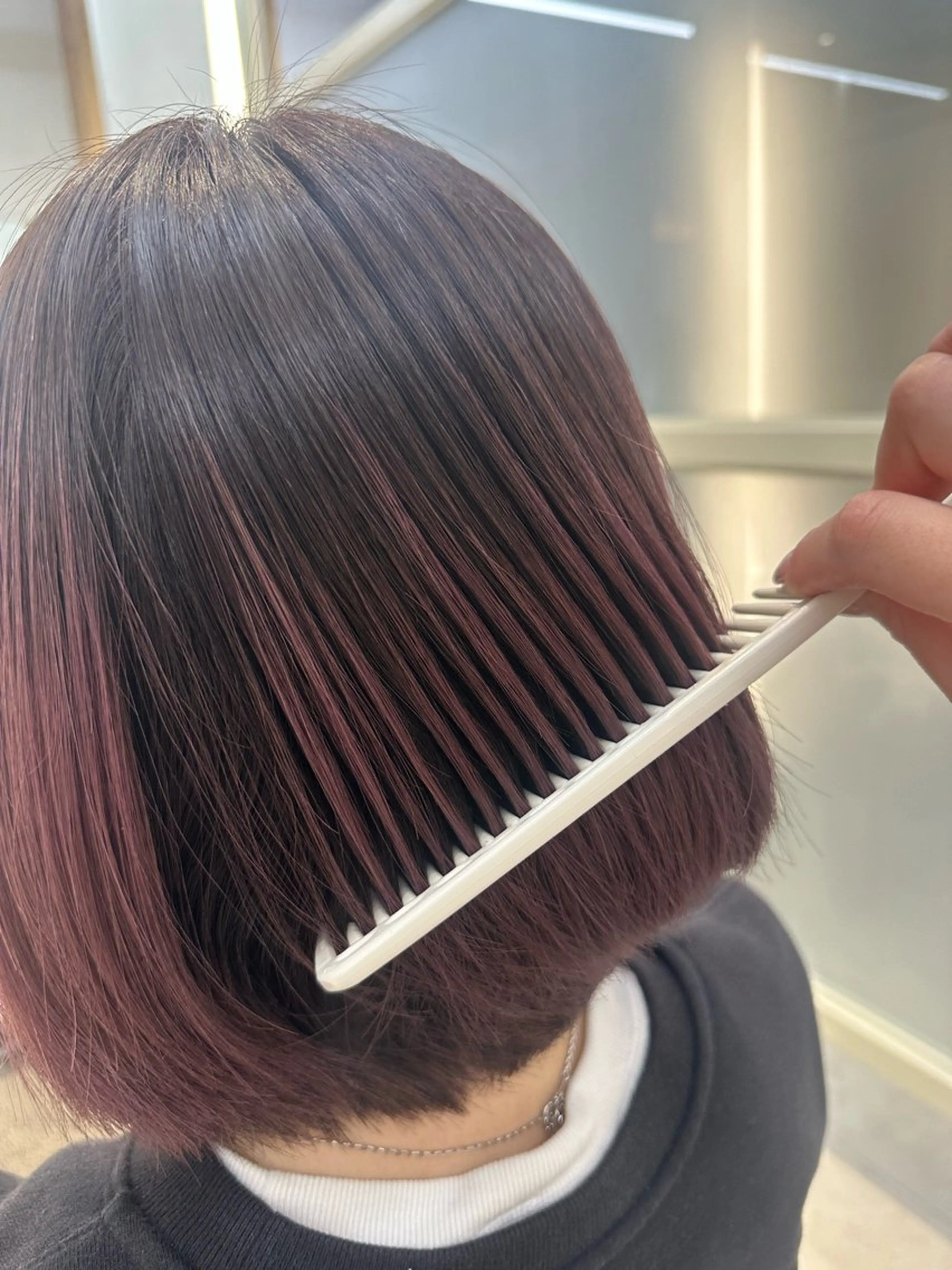 ショート oto🎀×美髪× シースルー前髪🤍のヘアスタイル