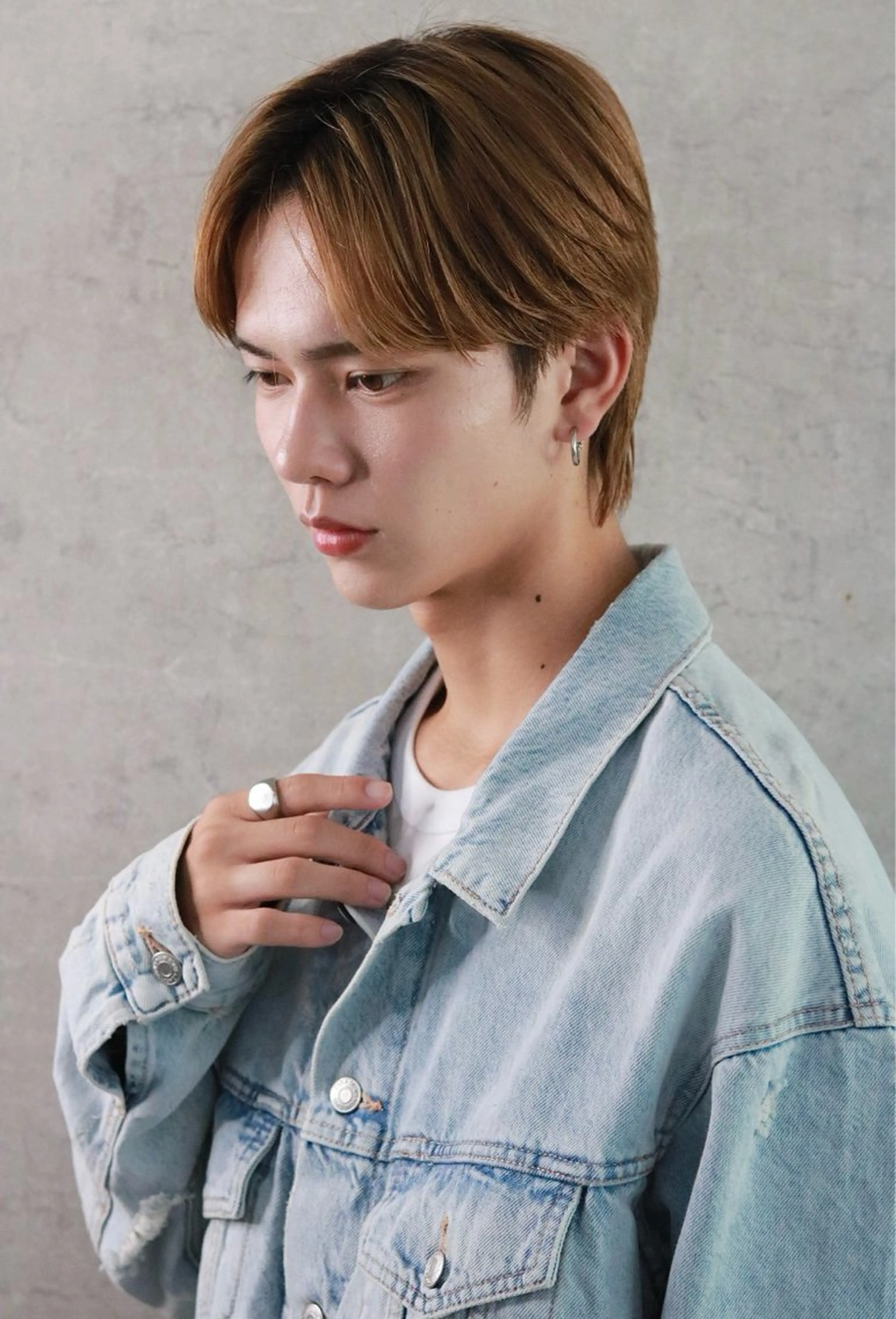 ショート カラー パーマ メンズ センターパート メンズパーマ ニュアンスパーマ カット パーマ ヘアセット 森下 佑大のヘアスタイル