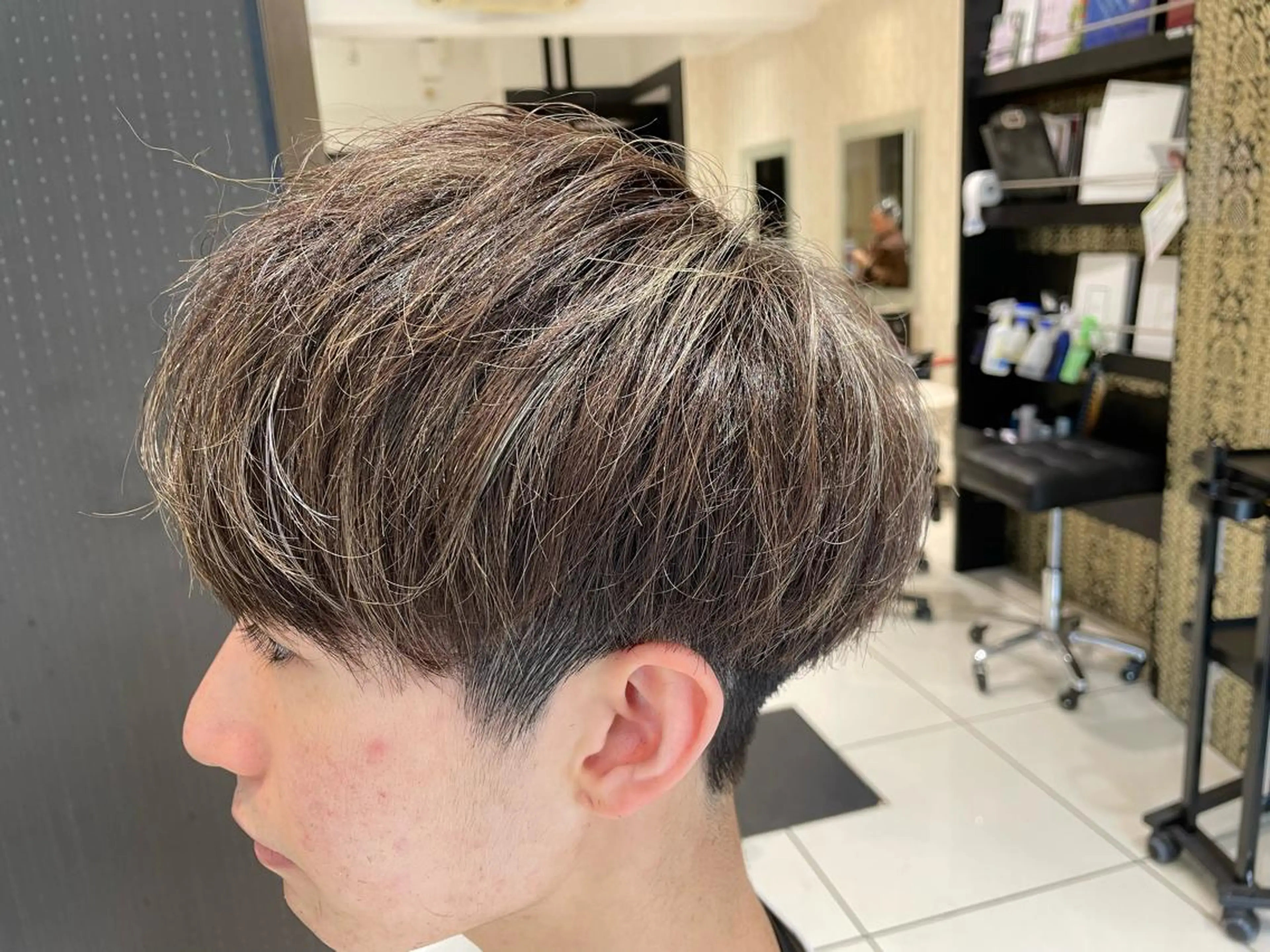 カラー カット ヘアカラー トリートメント 渡辺 広輝のヘアスタイル