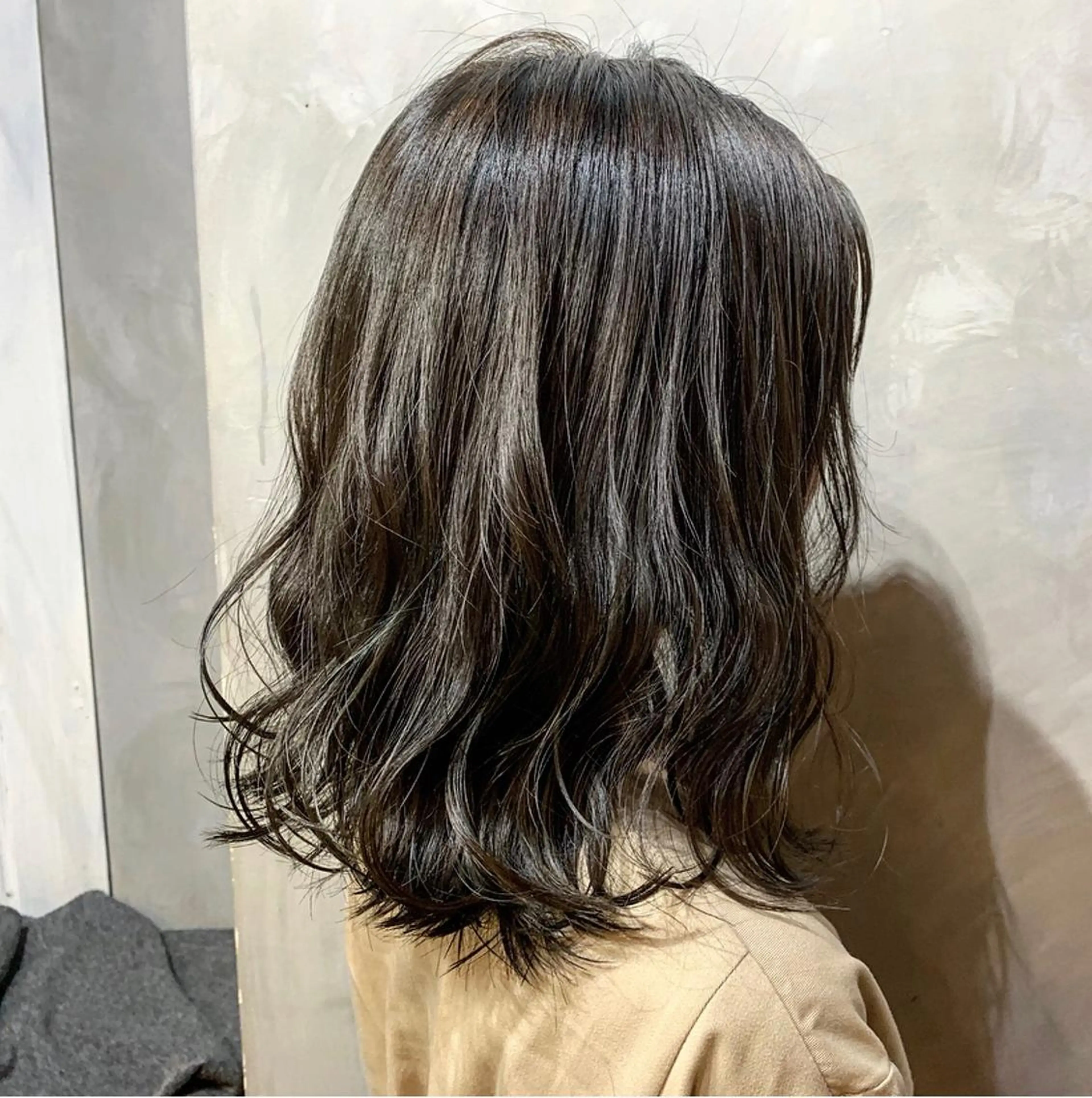 ミディアム カラー グレージュ オリーブグレージュ オリーブグレー friity所属・🕊️ HONOKAのヘアスタイル