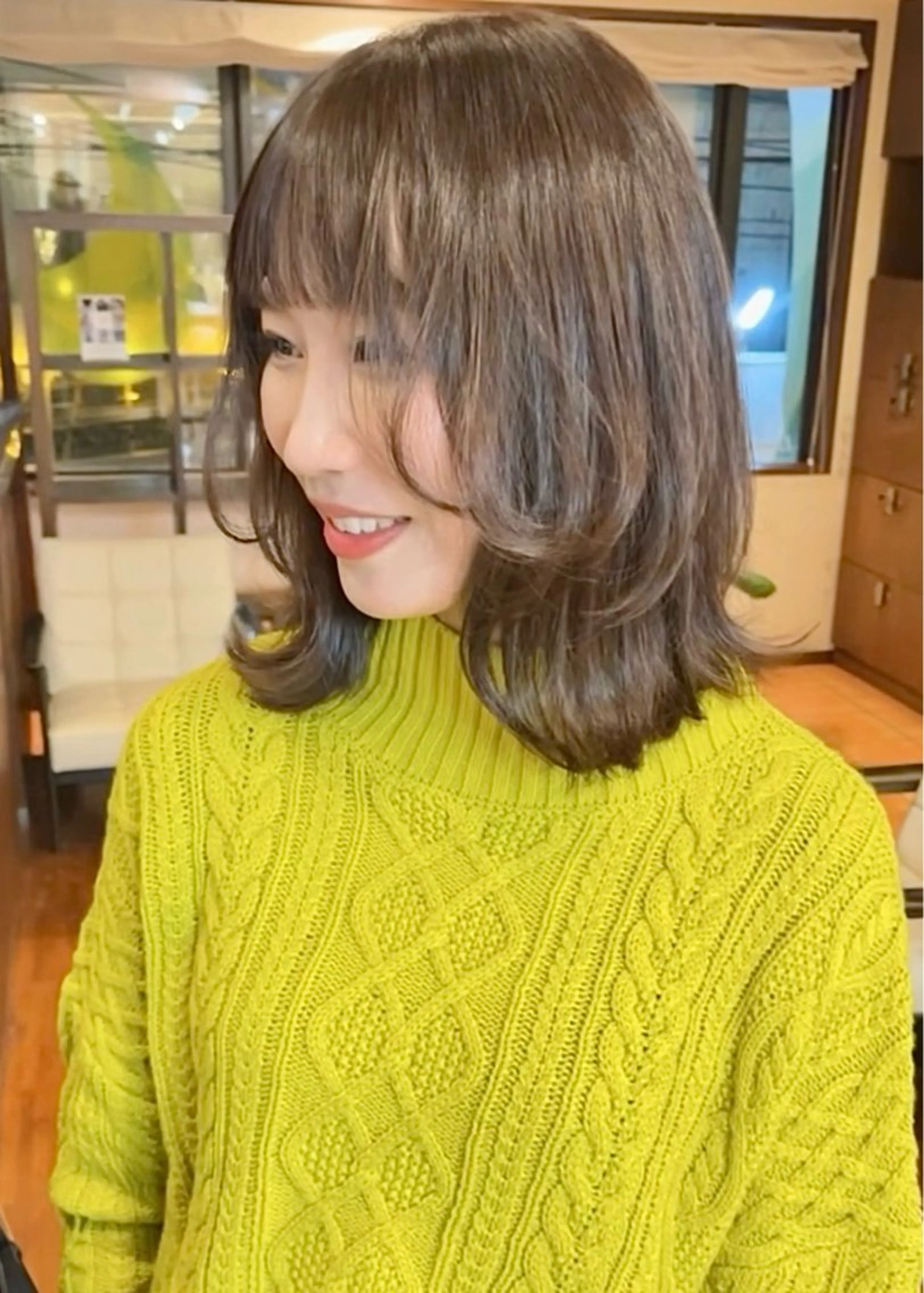 ミディアム カラー レイヤーカット 小顔カット ウルフカット ウルフレイヤー カット ヘアカラー トリートメント 髪質改善ｶﾗｰ ｹｱﾌﾞﾘｰﾁ/ﾀﾑのヘアスタイル
