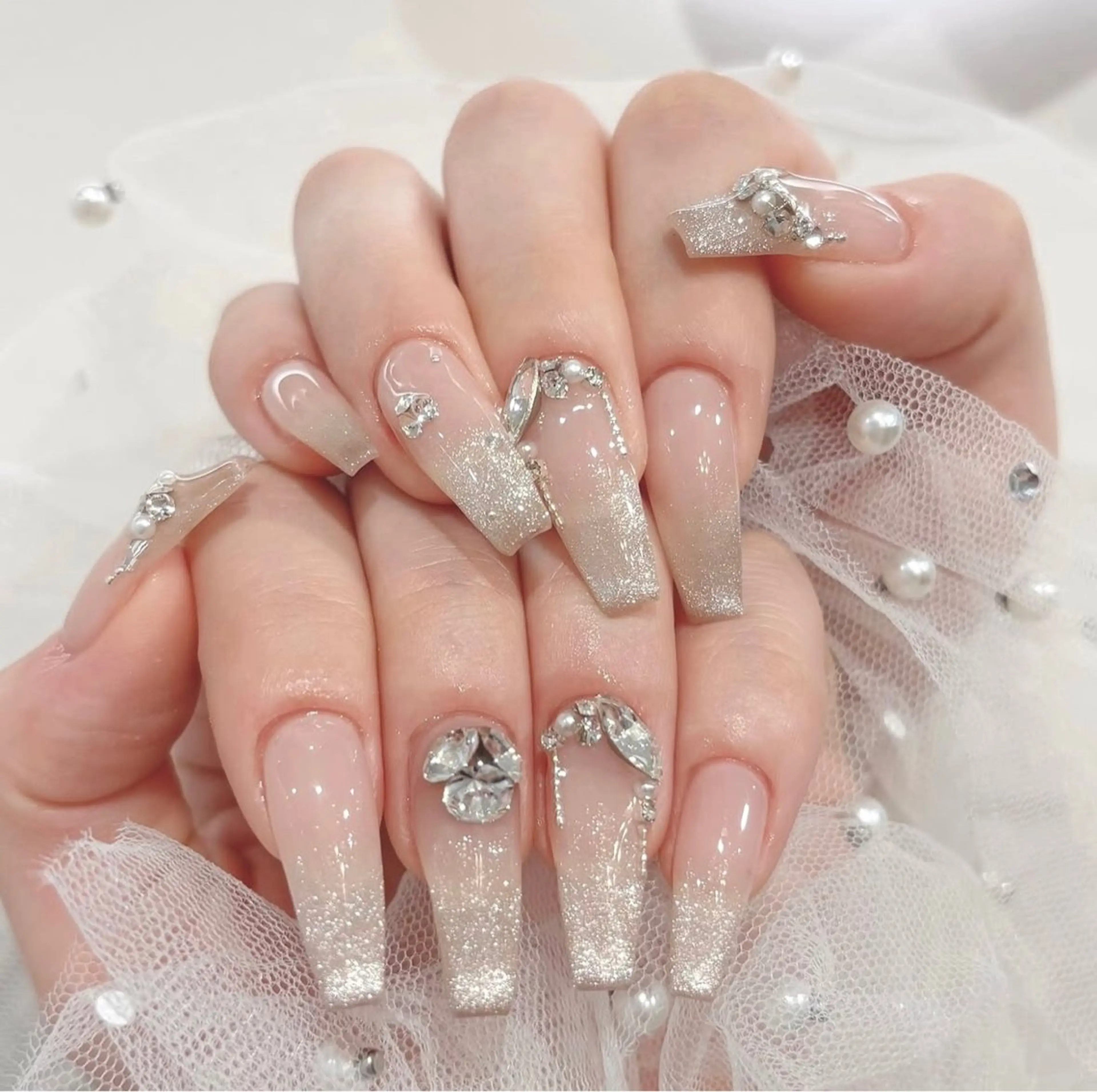 ネイル 長さ出し グラデーション キラキラネイル マグネットネイル ニュアンスネイル ハンドネイル Lee Ainのネイルデザイン