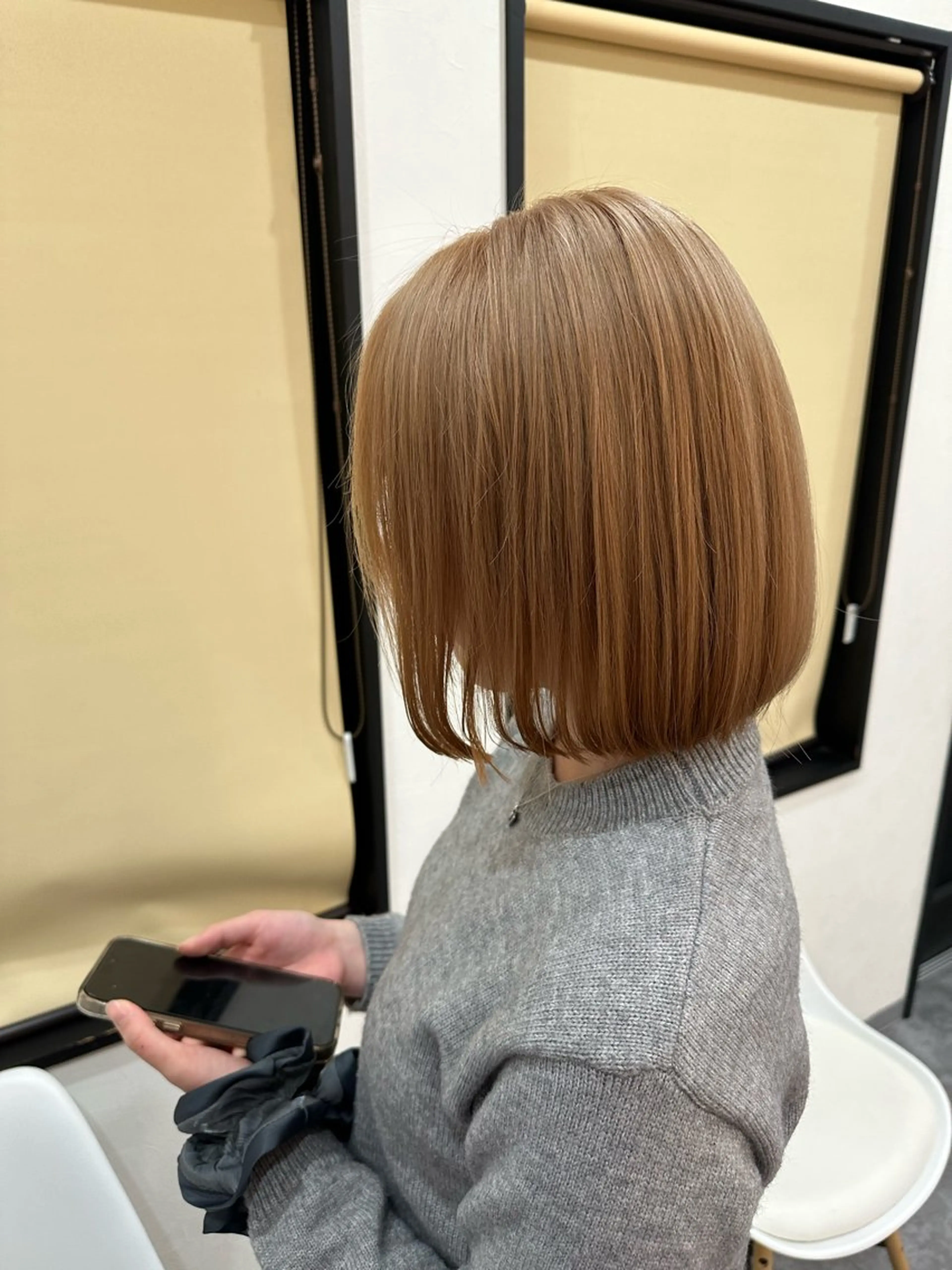 ロング ショートボブ 韓国風カラー ボブ ハイライト 髪質改善 ヘアカラー トリートメント 奈良一番ミルクティー ベージュしています⭐のヘアスタイル