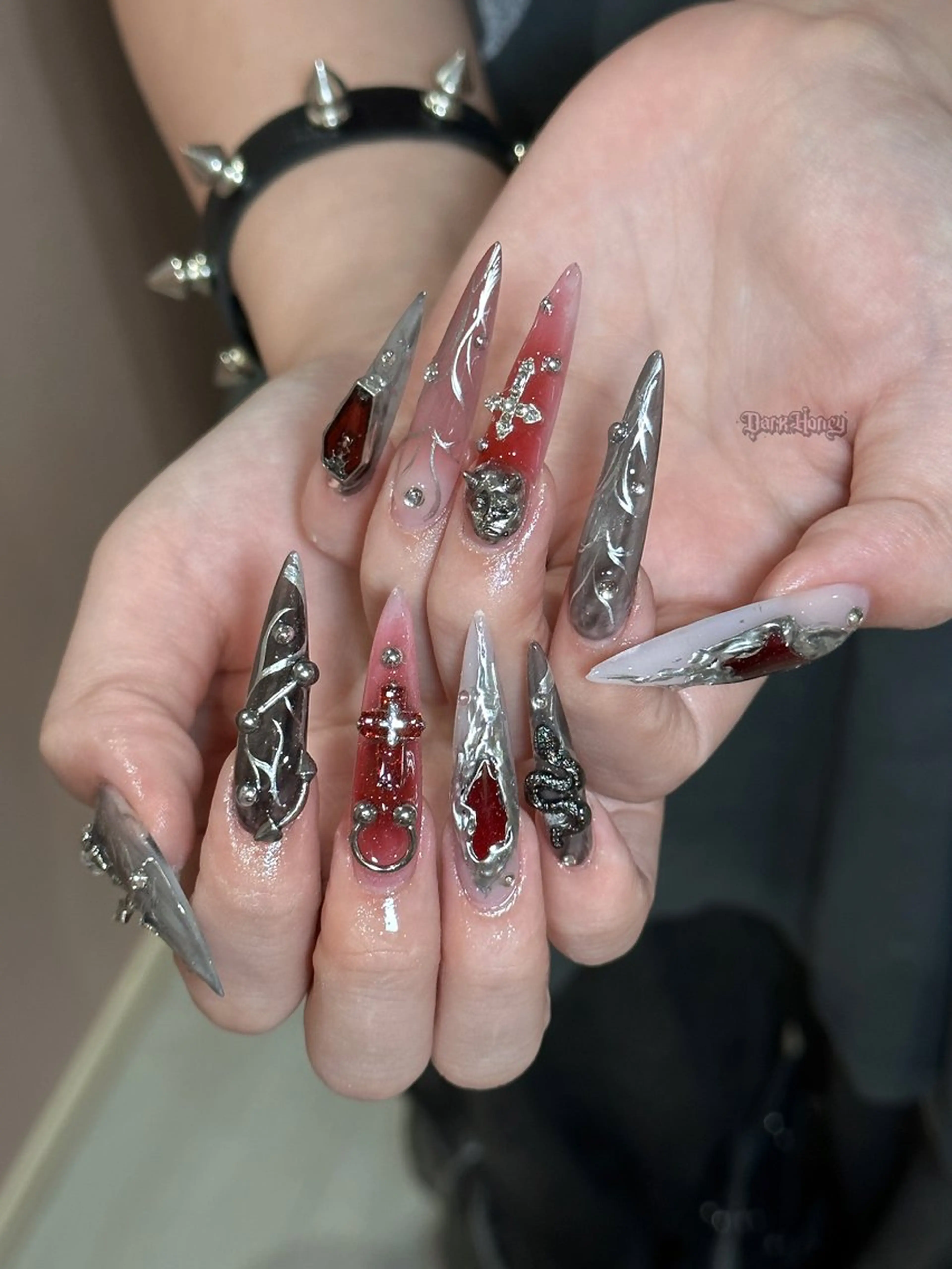【新規スカルプオフ半額】アクリルスカルプ長さ出し✨スーパー派手💖個性派/海外風デザイン（持ち込み可）の写真