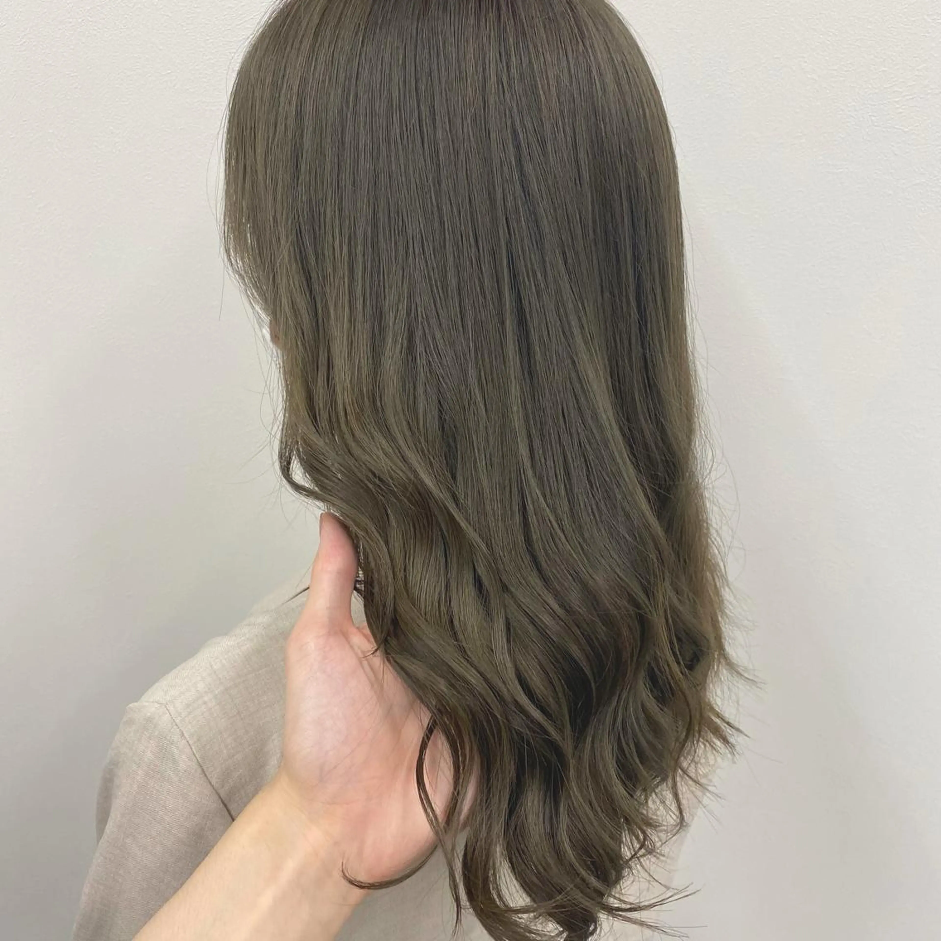 カラー グレージュ オリーブグレージュ オリーブグレー 髪質改善 ブリーチなしカラー の職人YOSHIKIのヘアスタイル