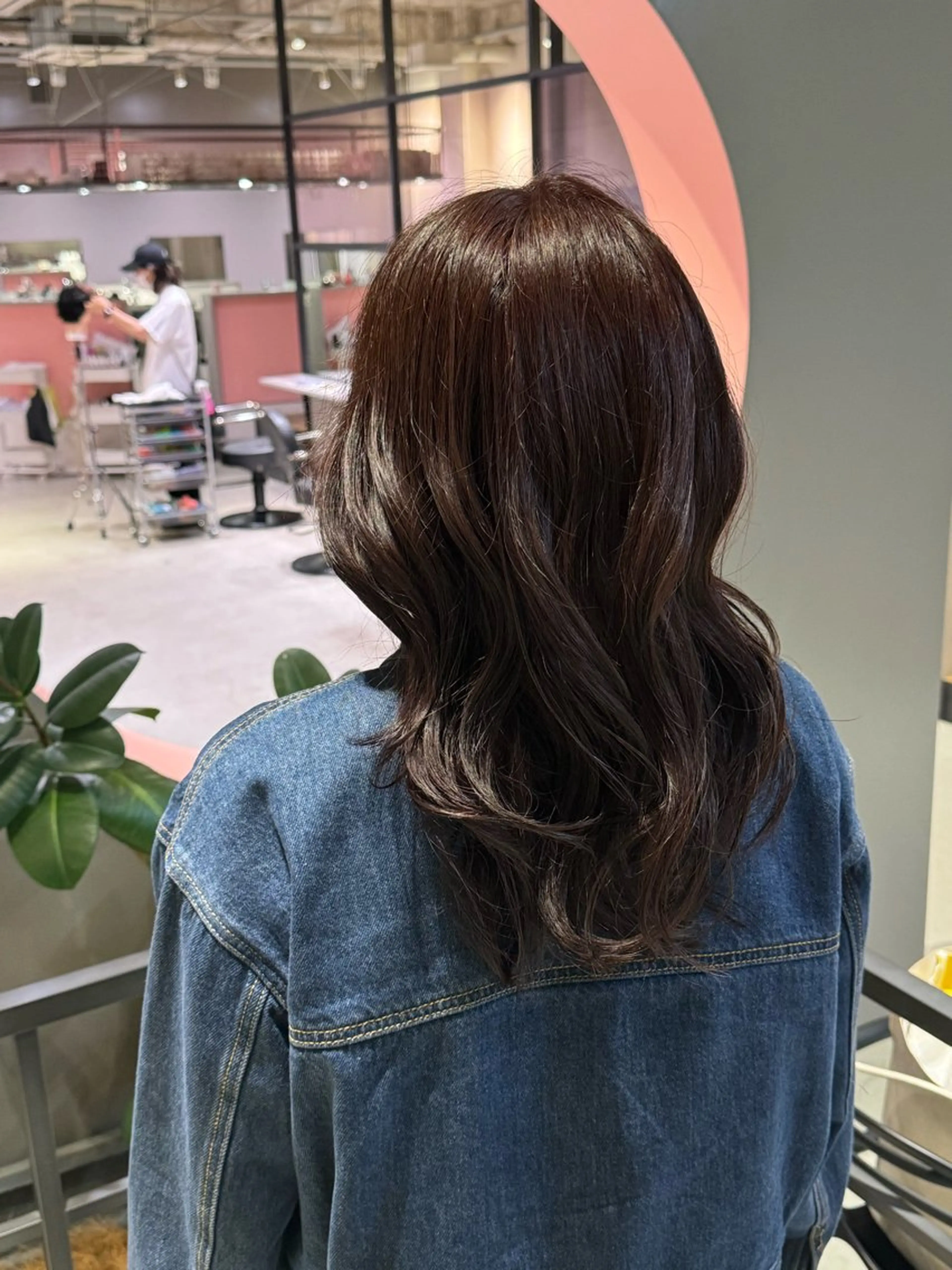 ミディアム カラー il buddy hair所属・石崎 梨華のヘアスタイル