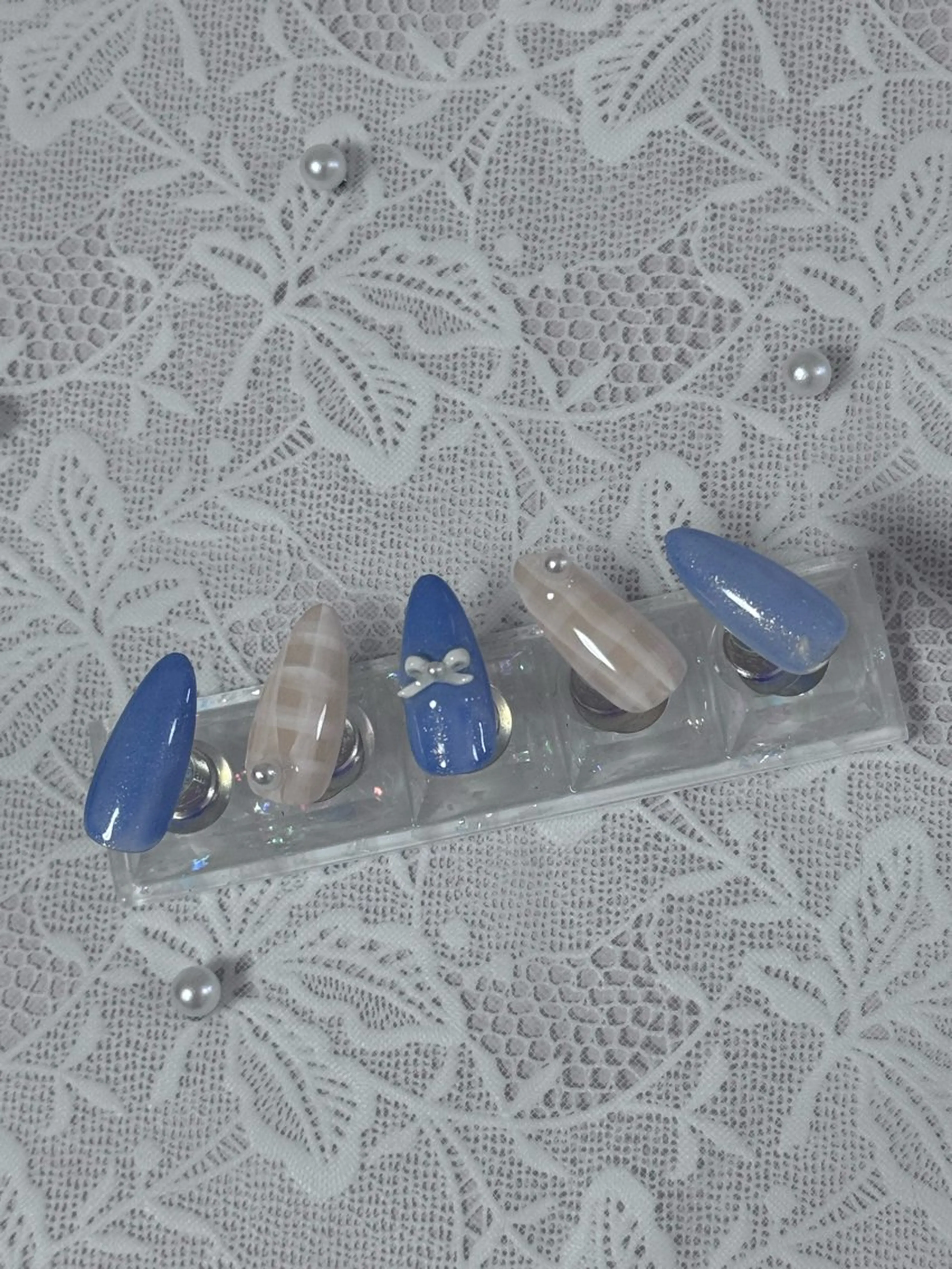 ネイル リボン ハンドネイル on nail 尾張旭三郷店のネイルデザイン