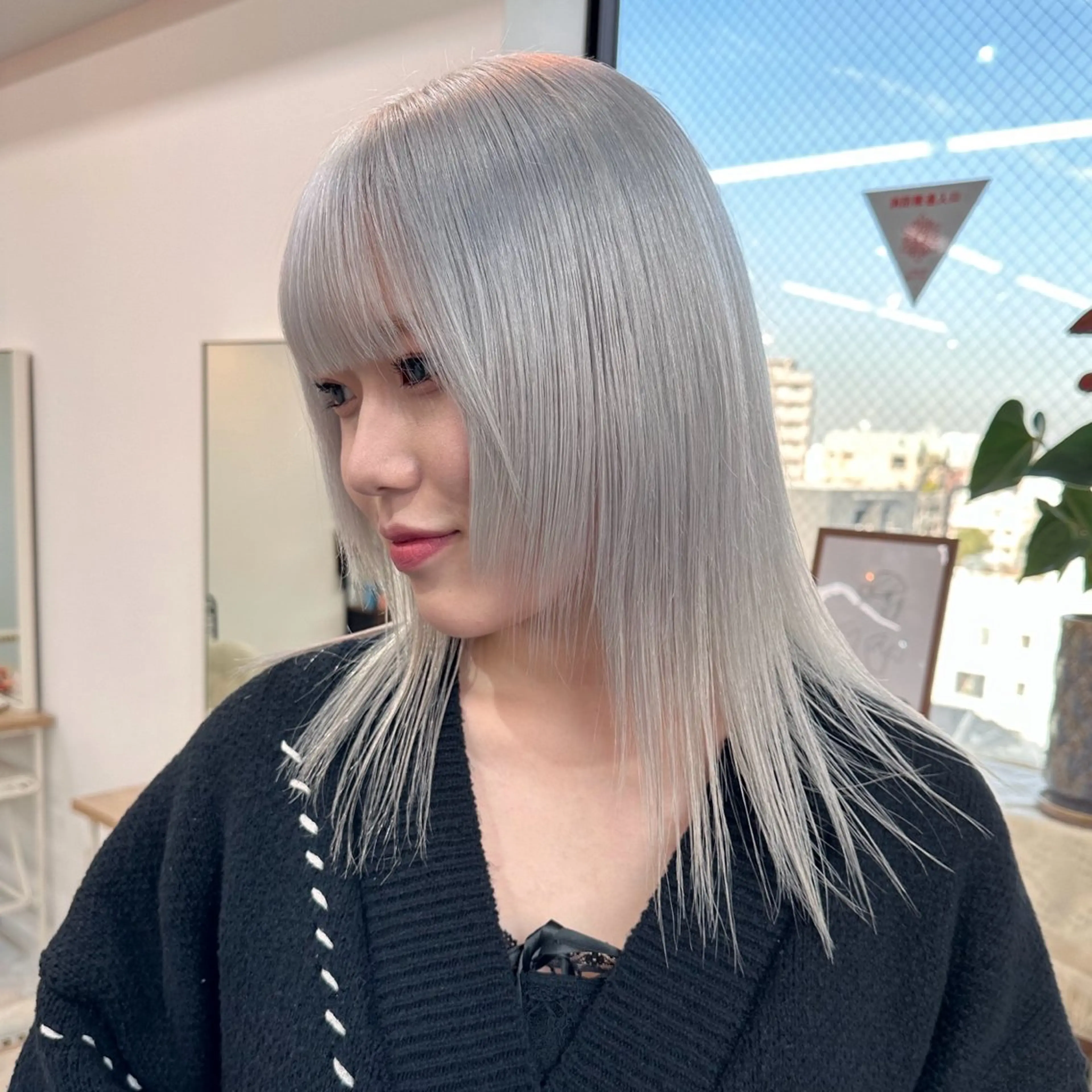 セミロング カラー ヘアアレンジ 🎀韓国ヘア🎀 𝐬𝐚𝐫𝐚🎀のヘアスタイル