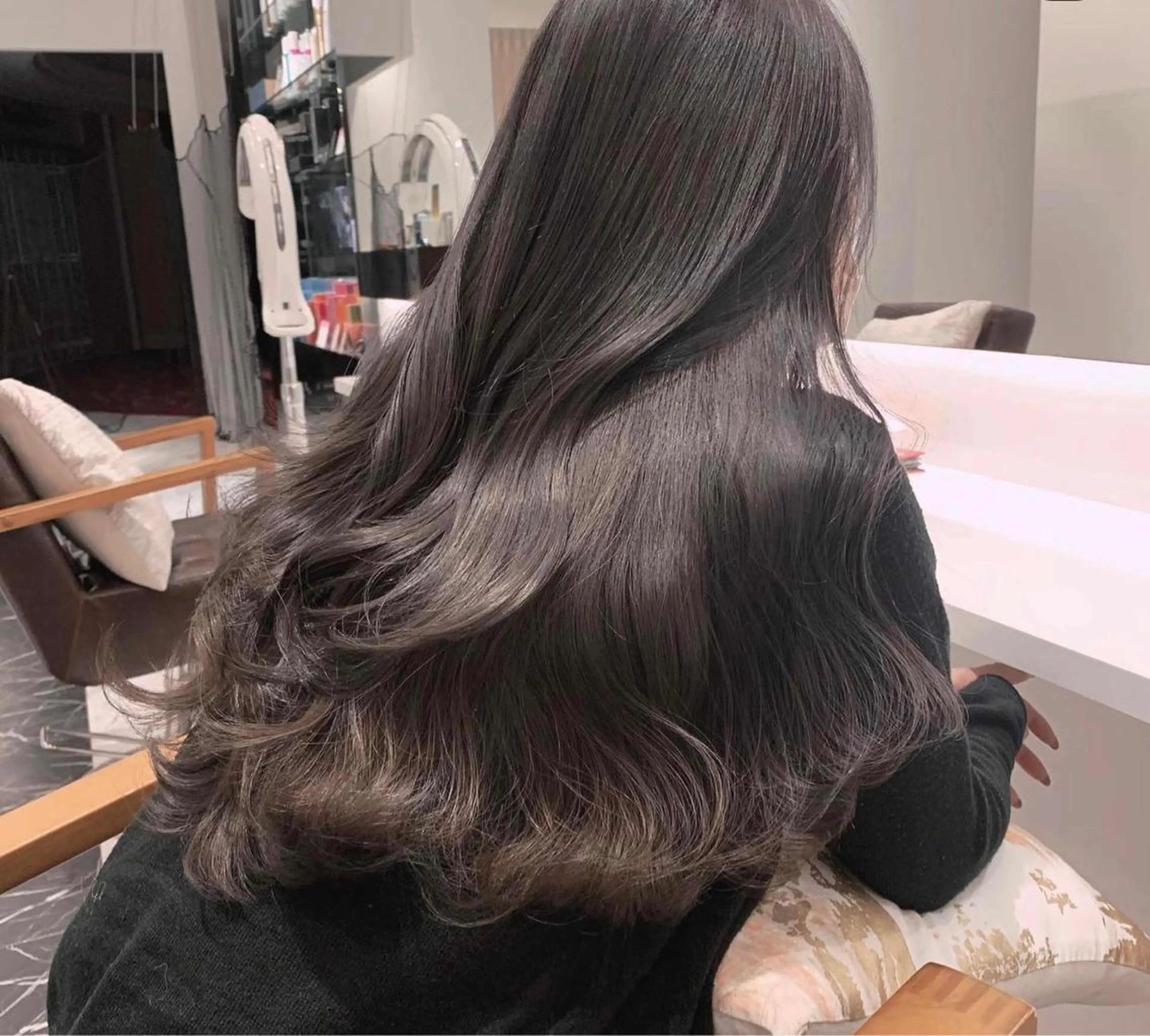 ロング カラー THESALONS所属・🤍ブリーチカラー /寄田龍樹🤍のヘアスタイル