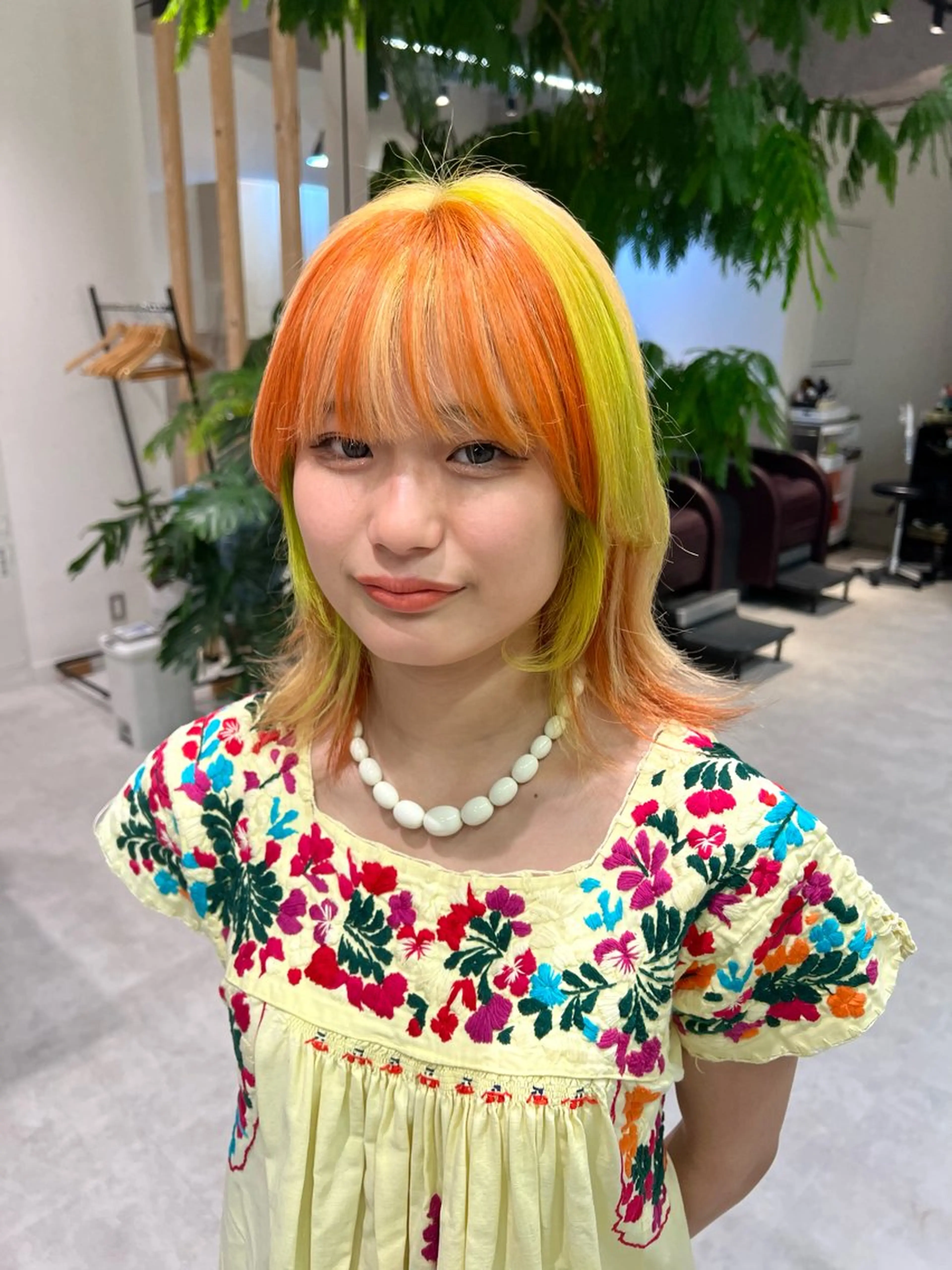 ミディアム カラー ヘアカラー トリートメント ダブルカラーブリーチ 髪質改善　縮毛矯正のヘアスタイル