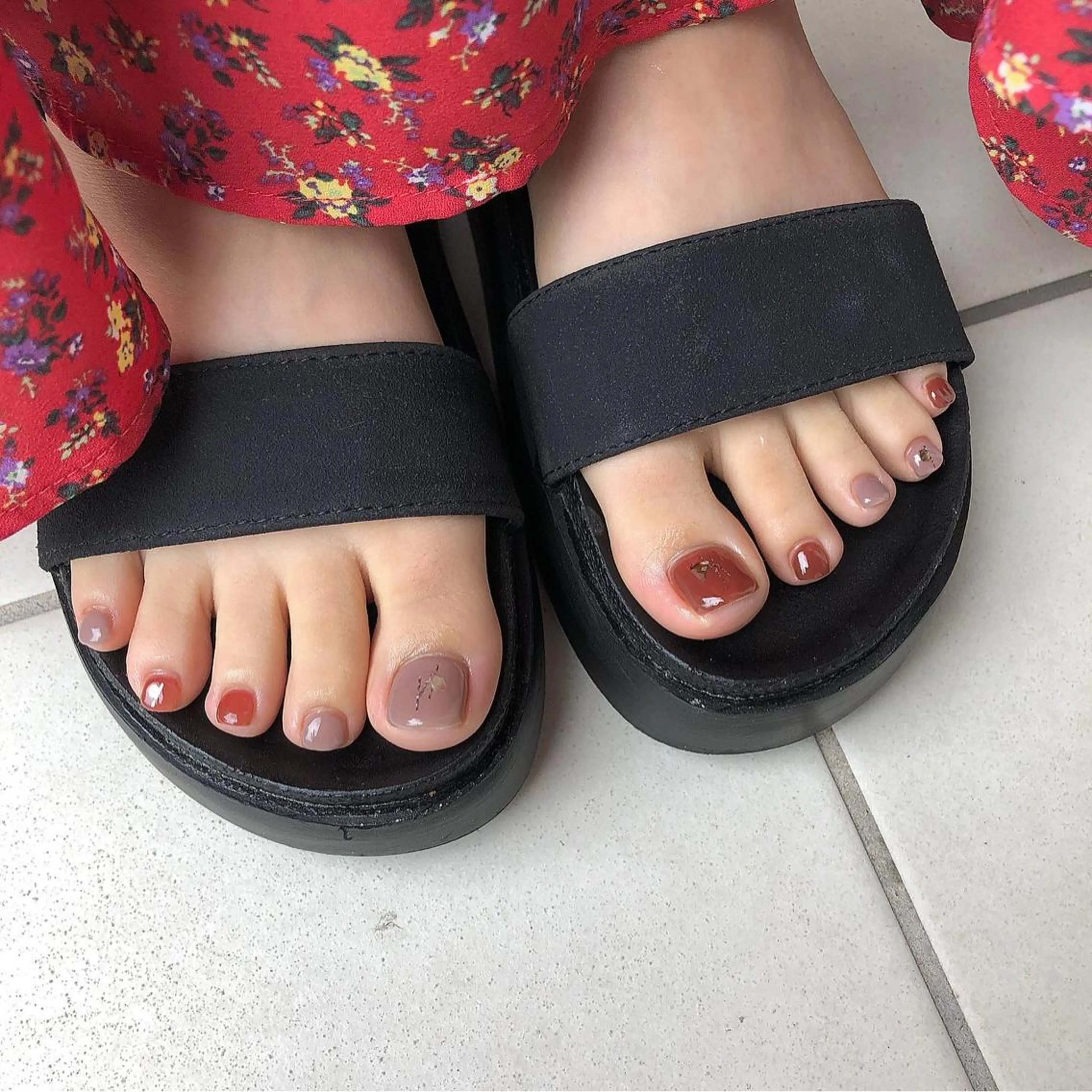 ネイル フットネイル émus nail Mamiのネイルデザイン