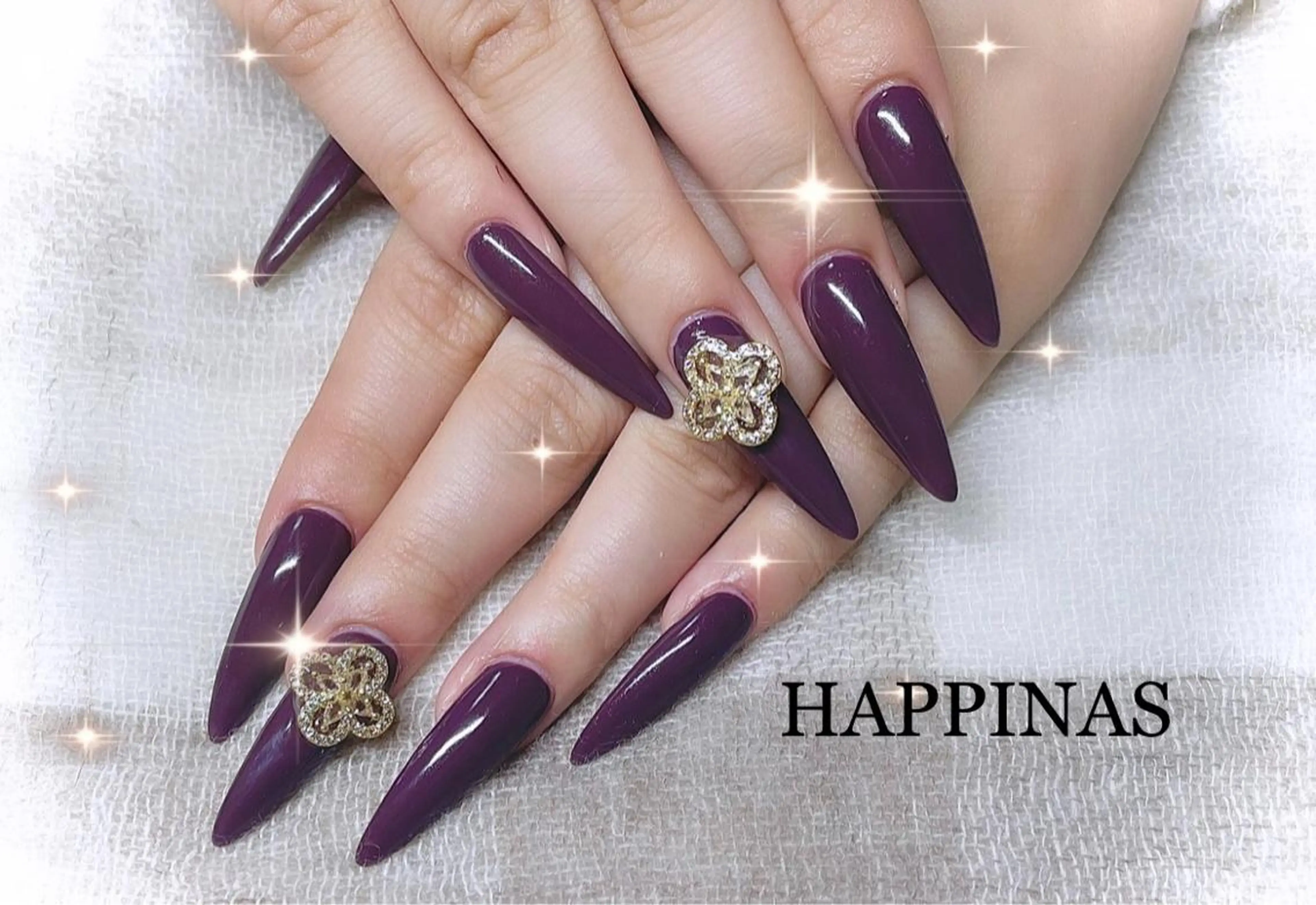 ネイル ボルドー フラワーネイル キラキラネイル ロングネイル ワンカラーネイル HAPPINAS Jrネイリスト💅のネイルデザイン