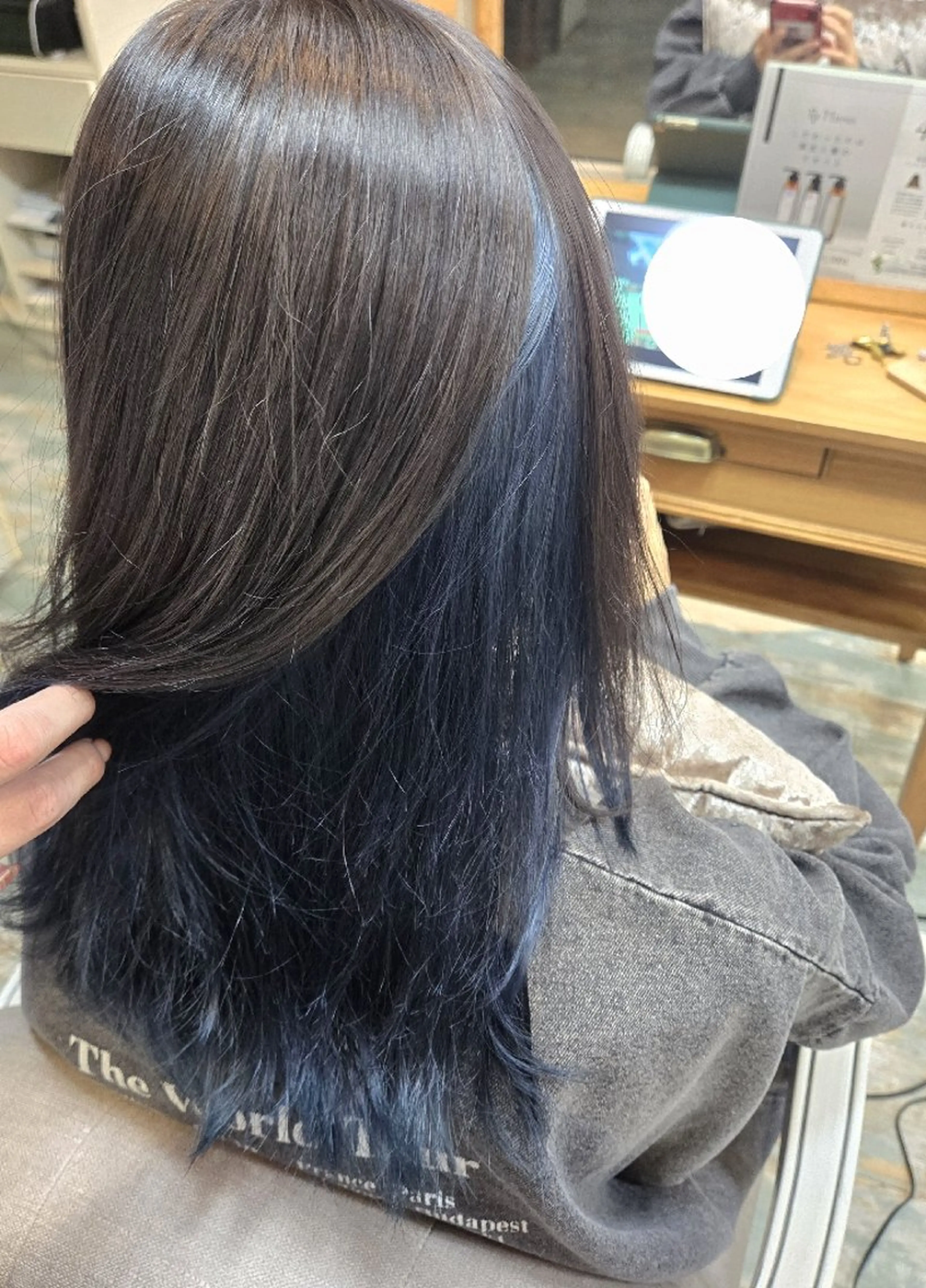 セミロング カラー ブリーチ ブルーカラー 似合わせカット🫶 得意です　曽根田のヘアスタイル
