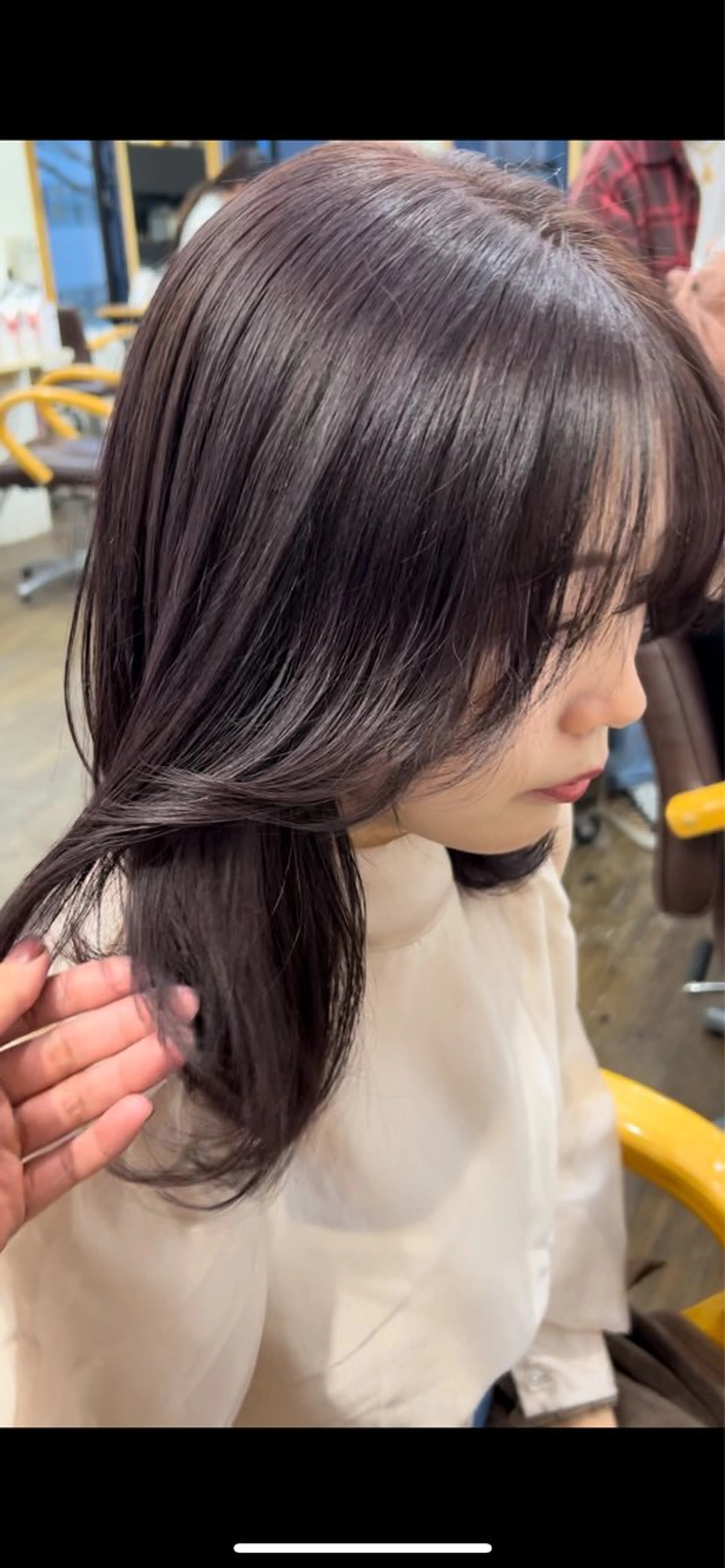 カラー Yui. レイヤー／パーマのヘアスタイル