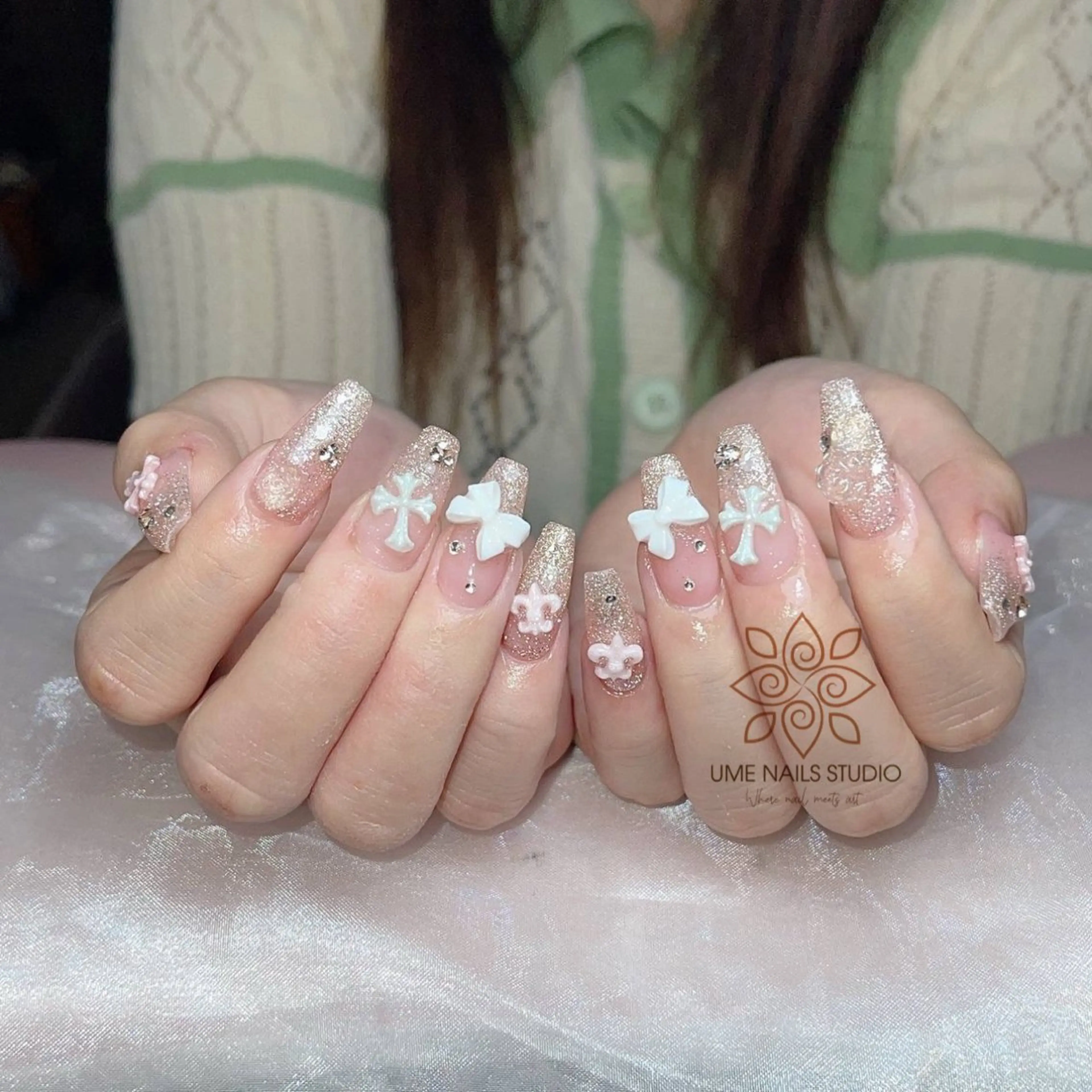 ネイル チークネイル クリアネイル ガーリー キラキラネイル 韓国ネイル ハンドネイル Ume Nail Studioのネイルデザイン