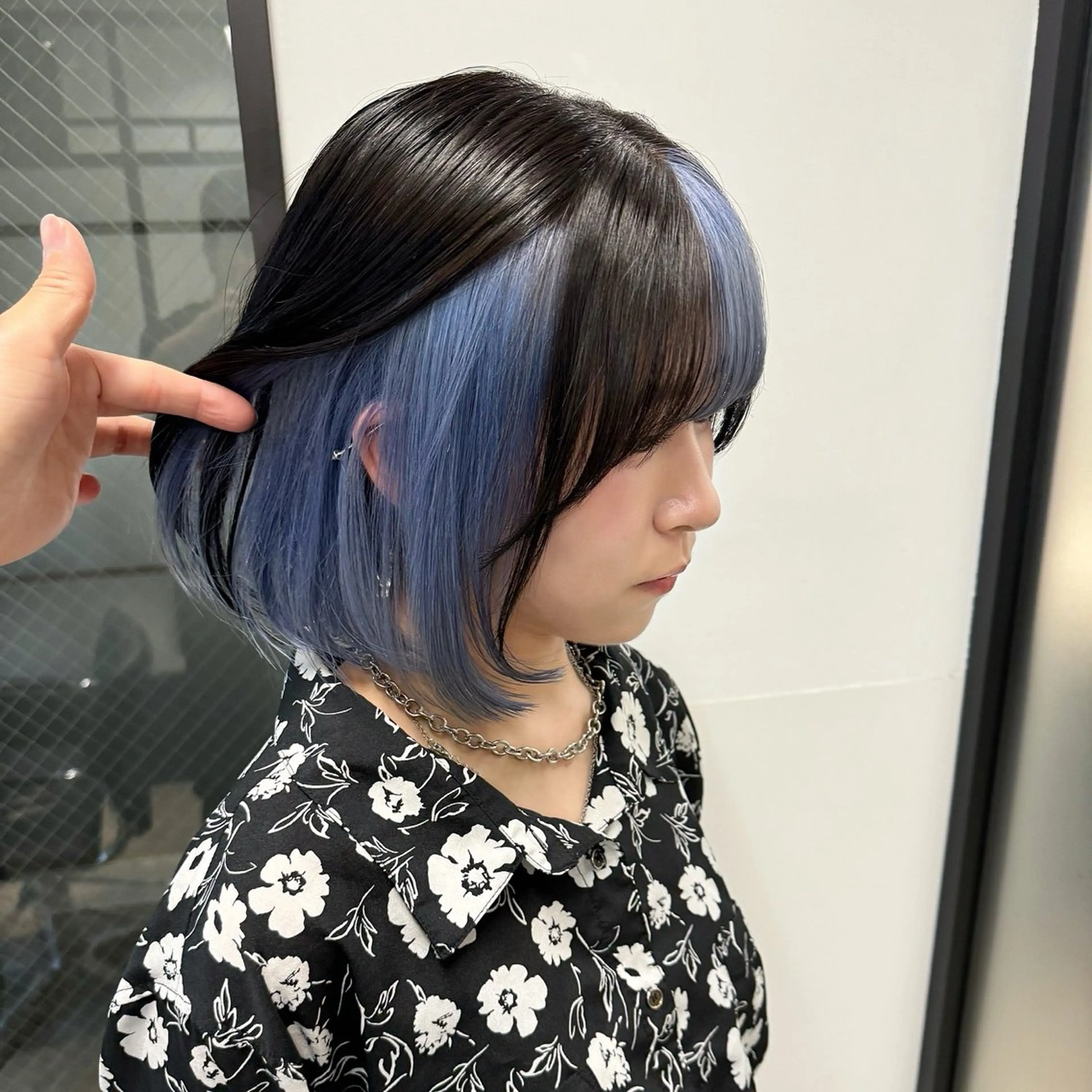 ショート カラー 切りっぱなしボブ ブルーカラー ボブ レイヤーカット/韓国 艶カラー🪄REN.のヘアスタイル