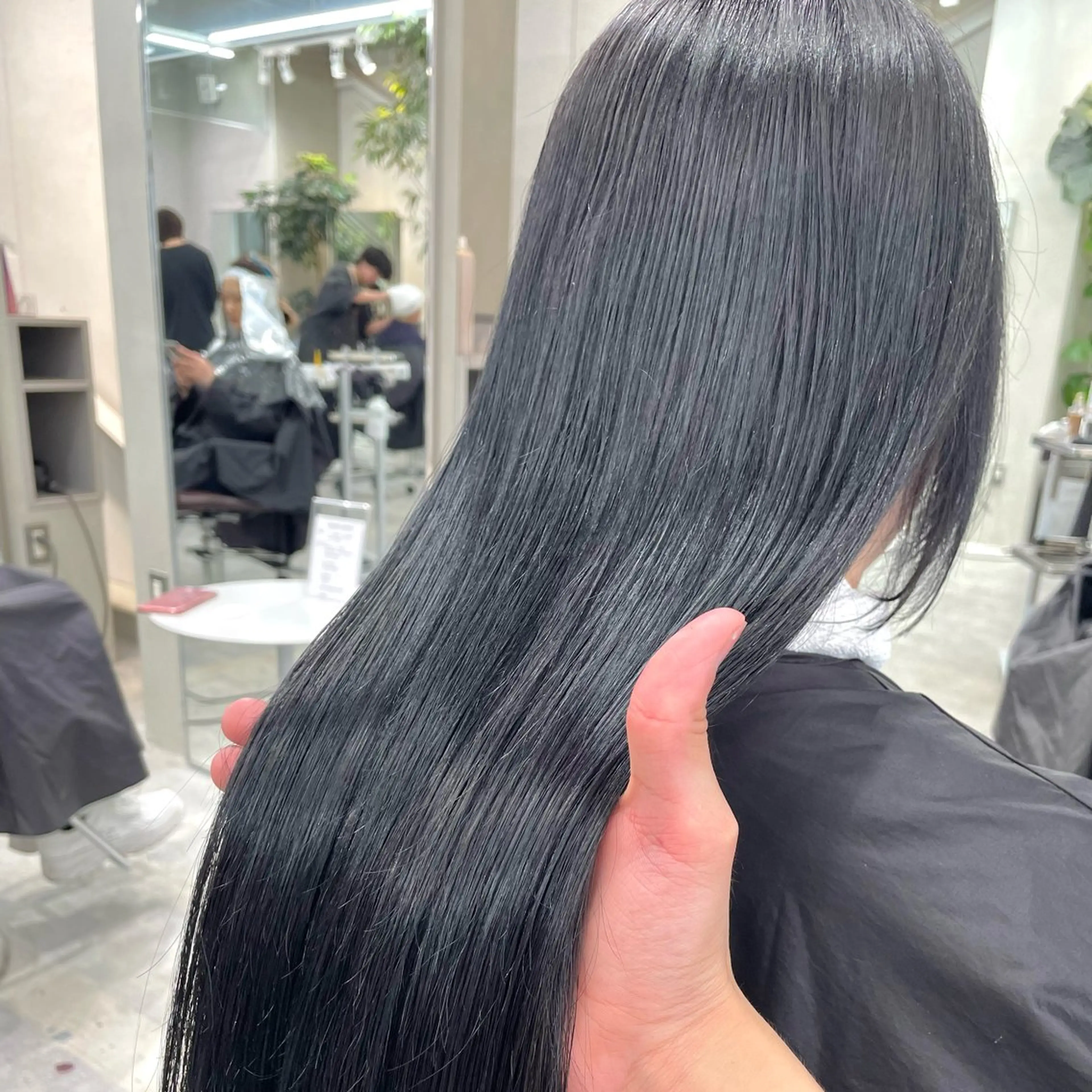 セミロング カラー ヘアアレンジ 透明感カラー 韓国風ヘア レイヤーカット the path shogo🌻のヘアスタイル