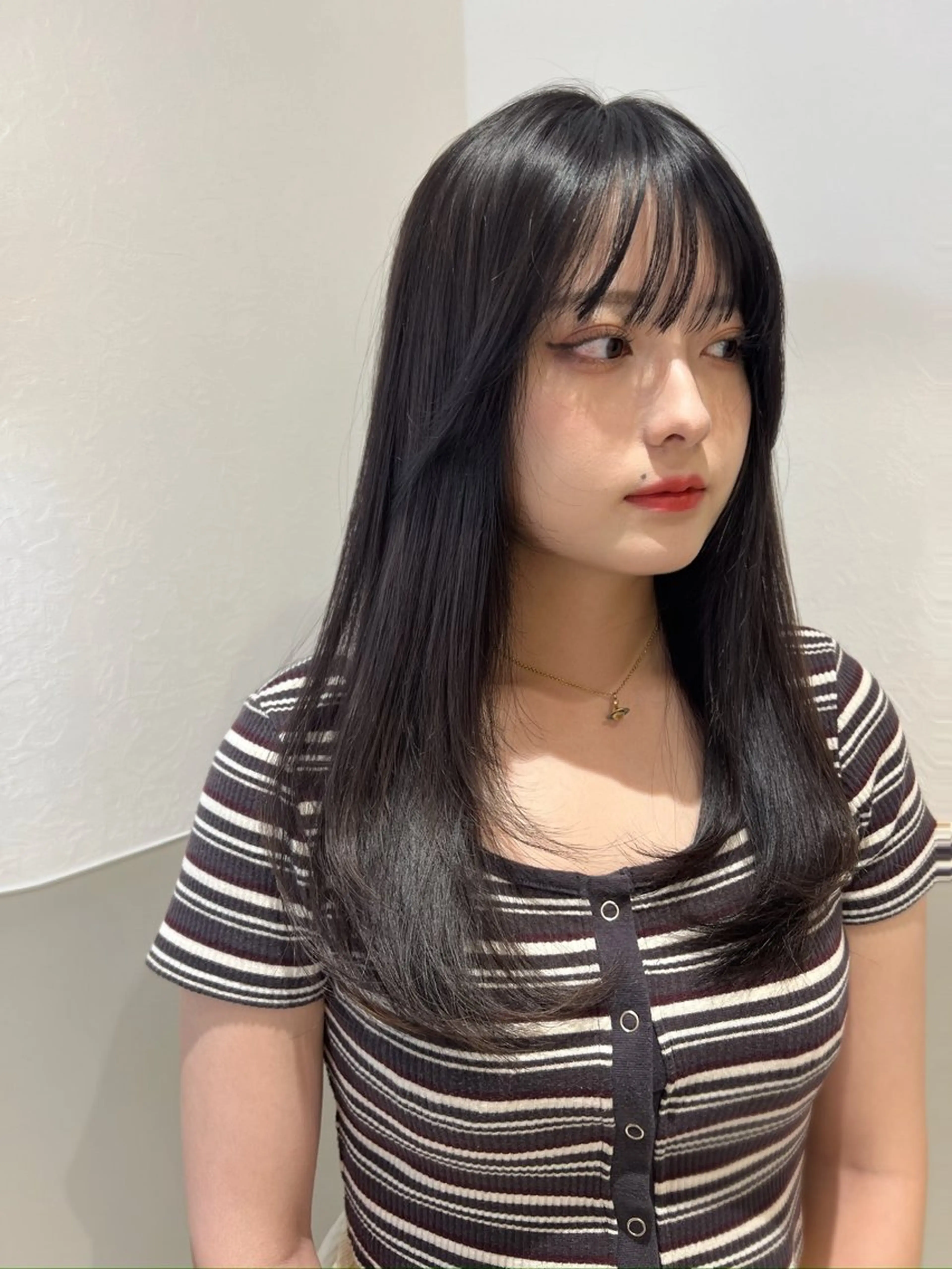 セミロング 顔まわりレイヤー 韓国風ヘア レイヤーカット カット トリートメント 韓国モテhair🍑 momoのヘアスタイル