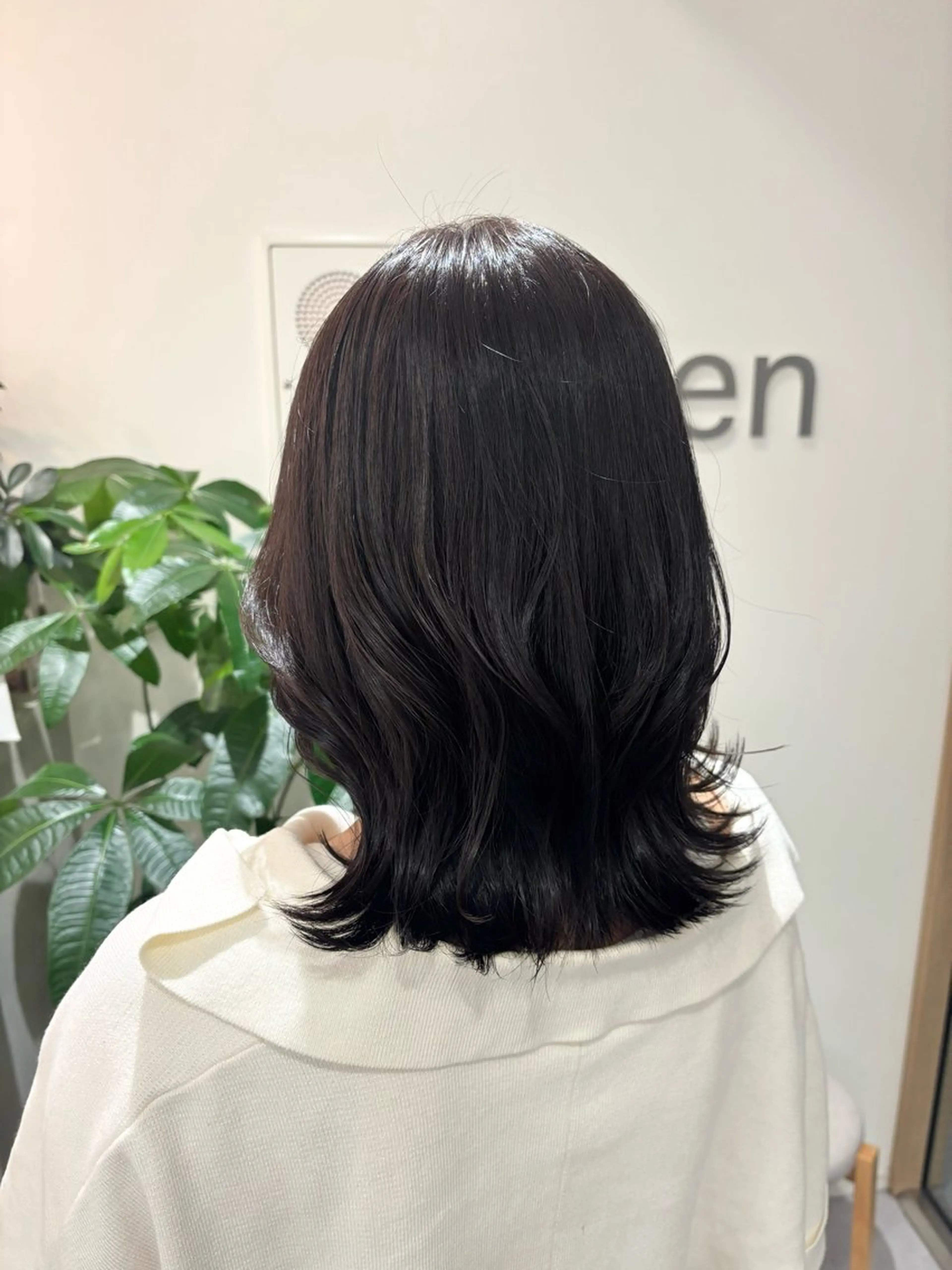 ミディアム カラー lien YURINAのヘアスタイル