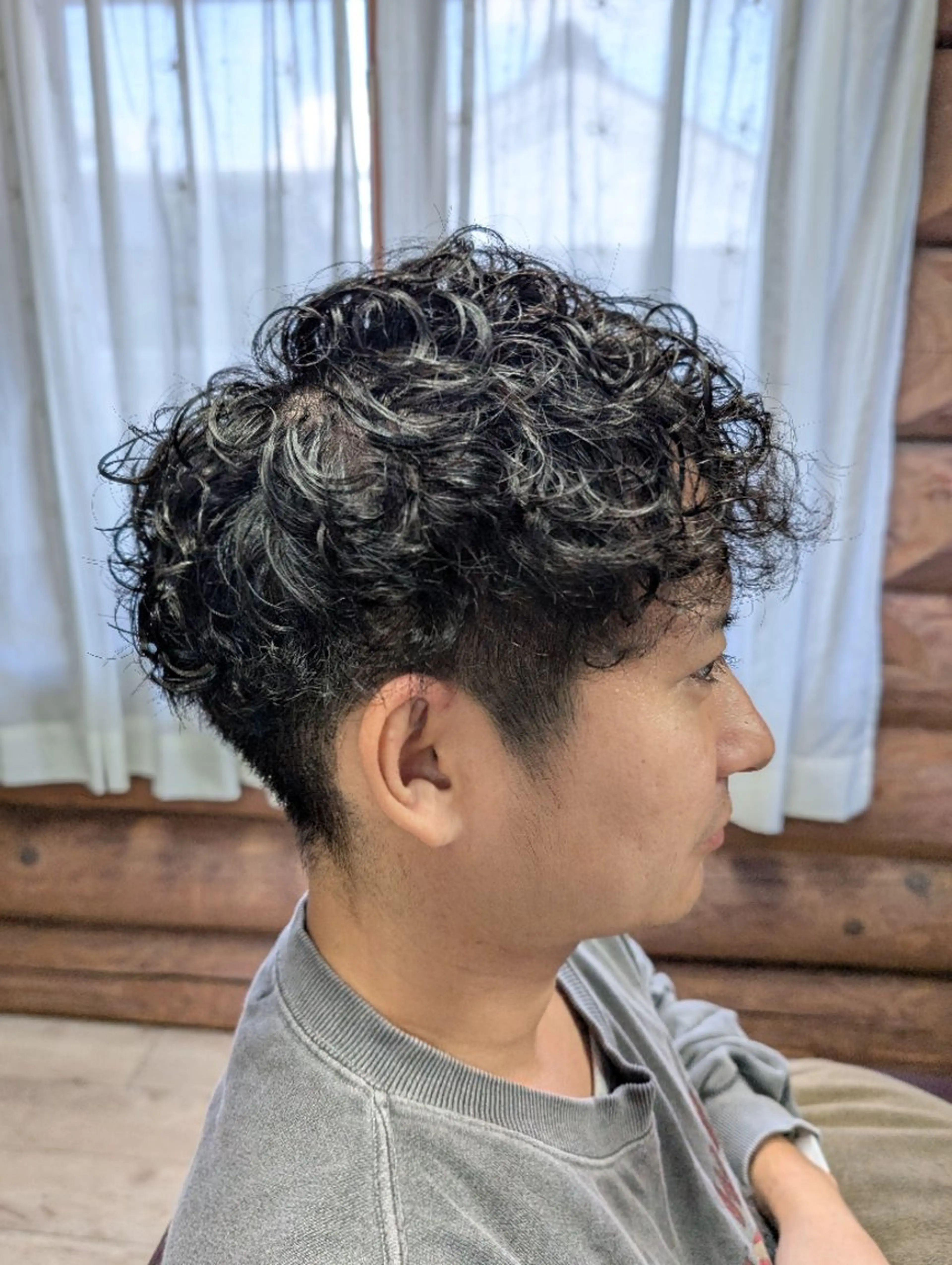 パーマ メンズ メンズパーマ スペインカール カット パーマ 本田 圭輔のヘアスタイル