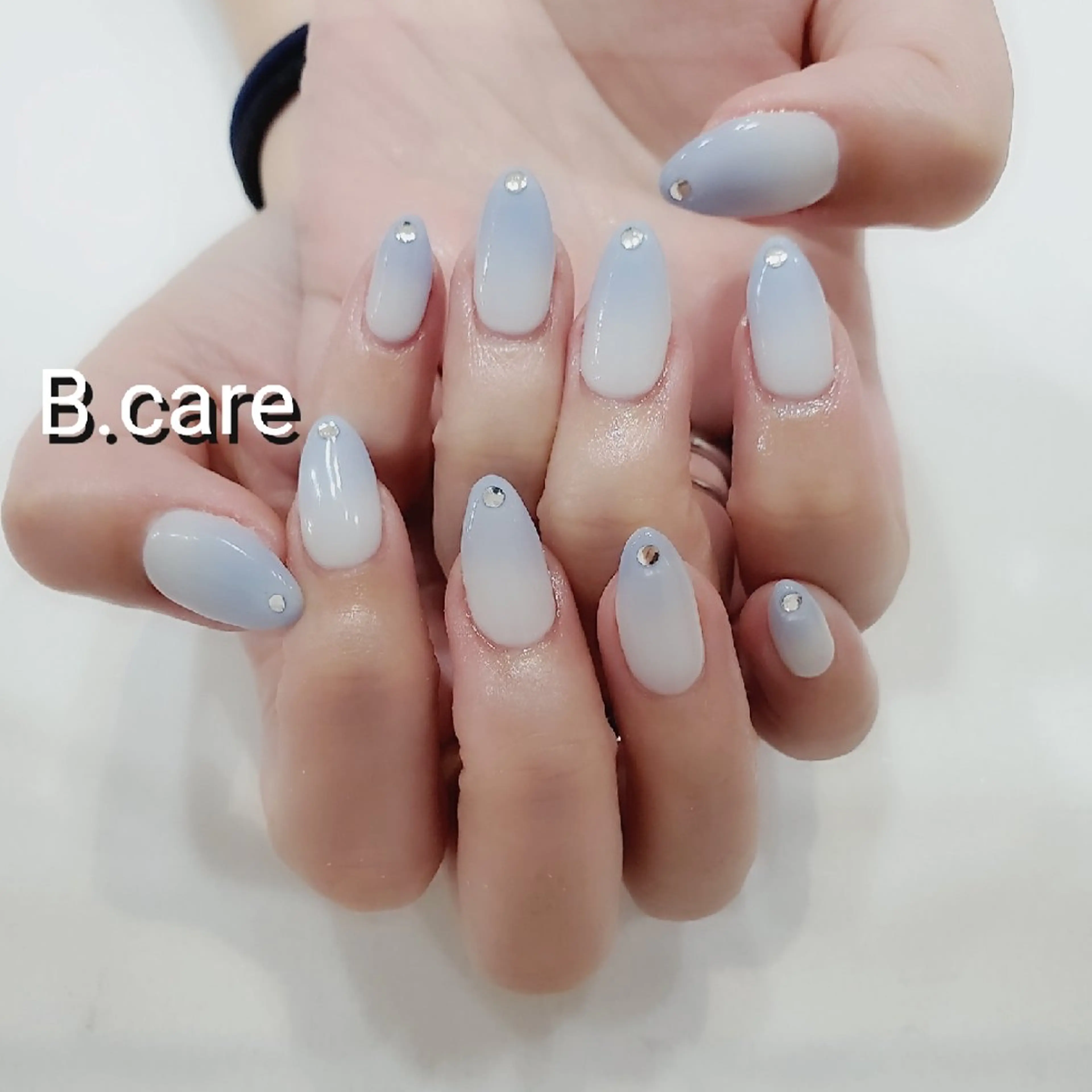 ネイル チークネイル グラデーション ハンドネイル B.care自由ヶ丘所属・早坂  のネイルデザイン