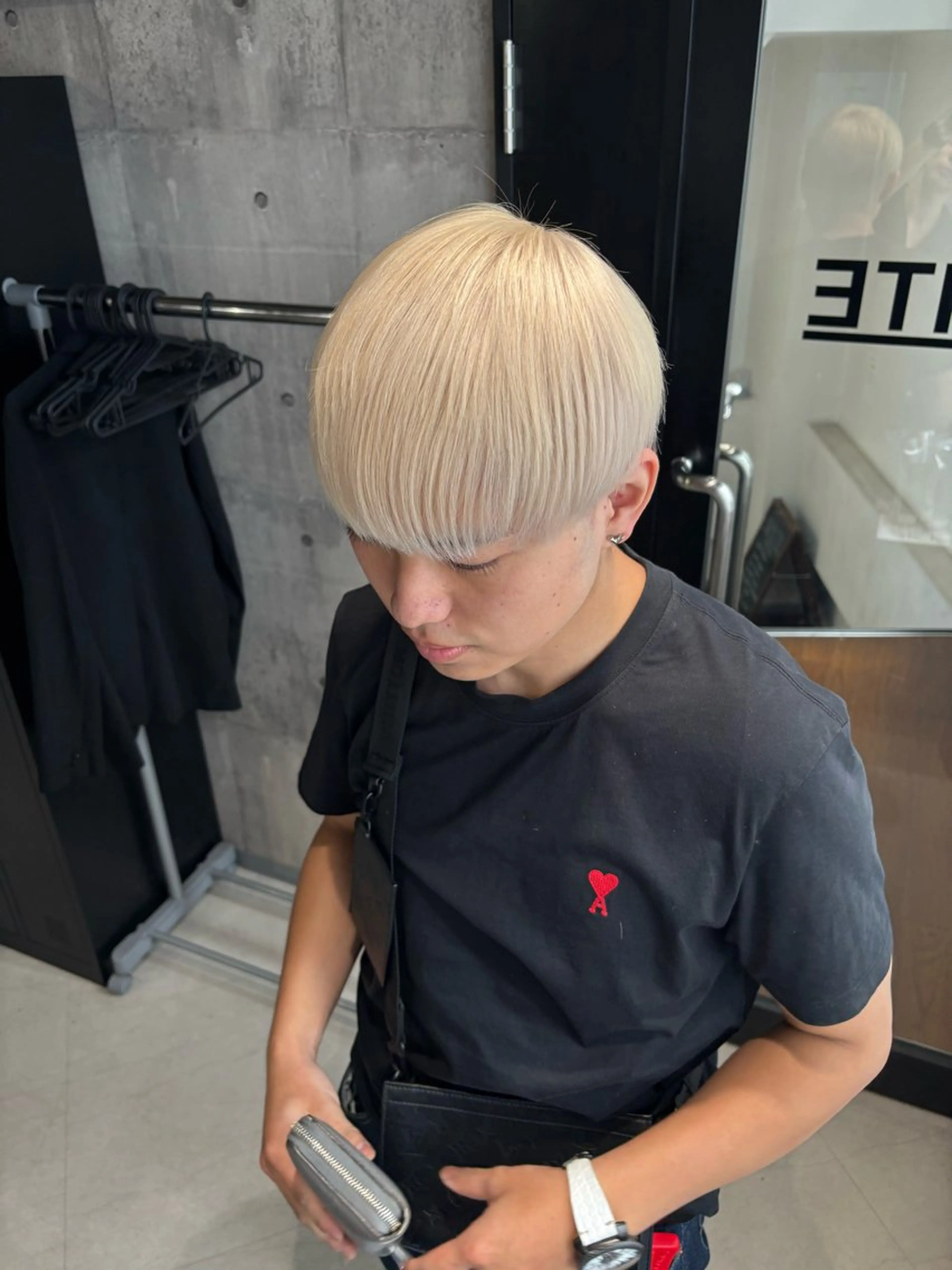 カラー メンズ メンズハイトーン ブロンド ハイトーンカラー ホワイトブロンド カット ヘアカラー _white【京橋店】所属・_WHITE / KENTOのヘアスタイル