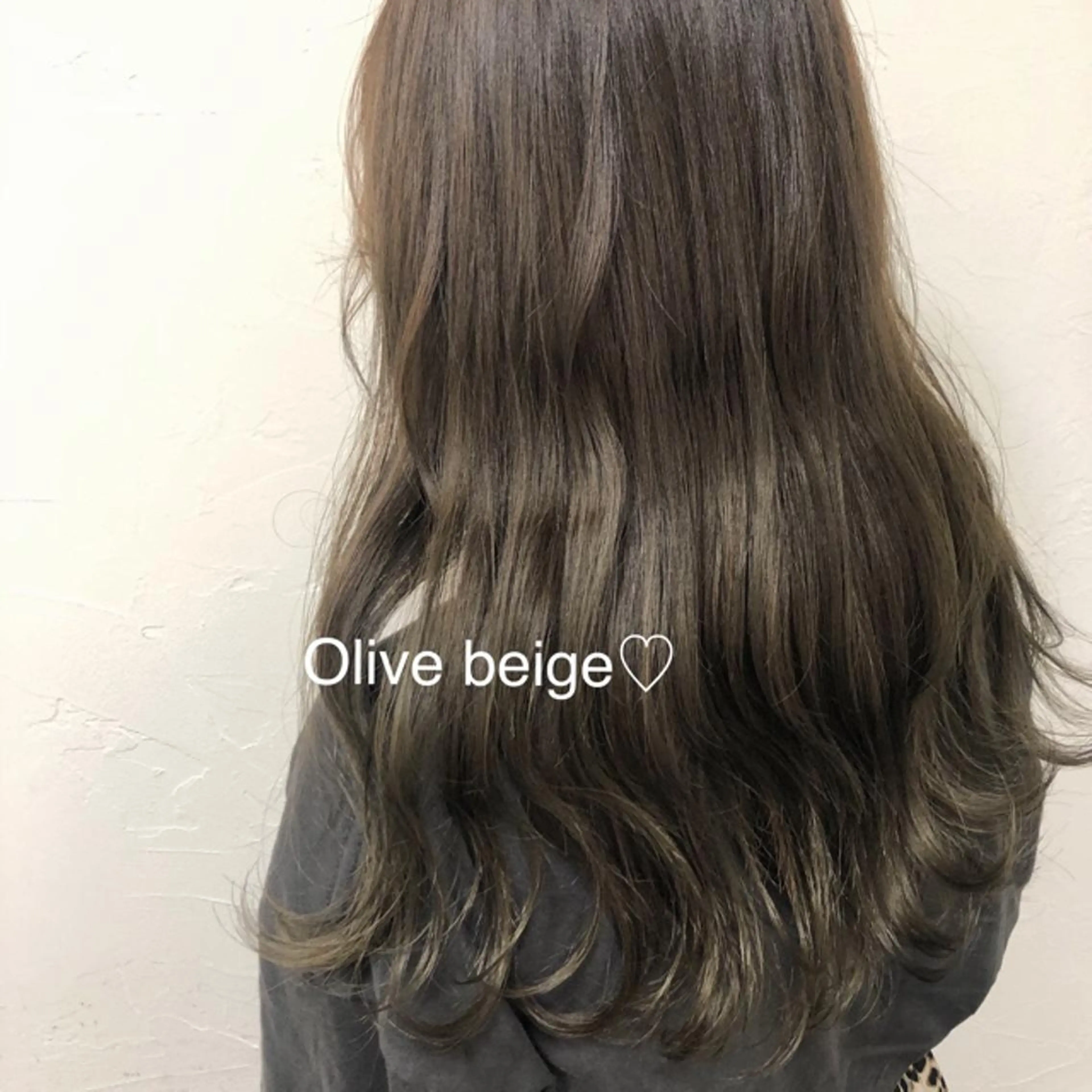 セミロング カラー GLROW haruhiのヘアスタイル