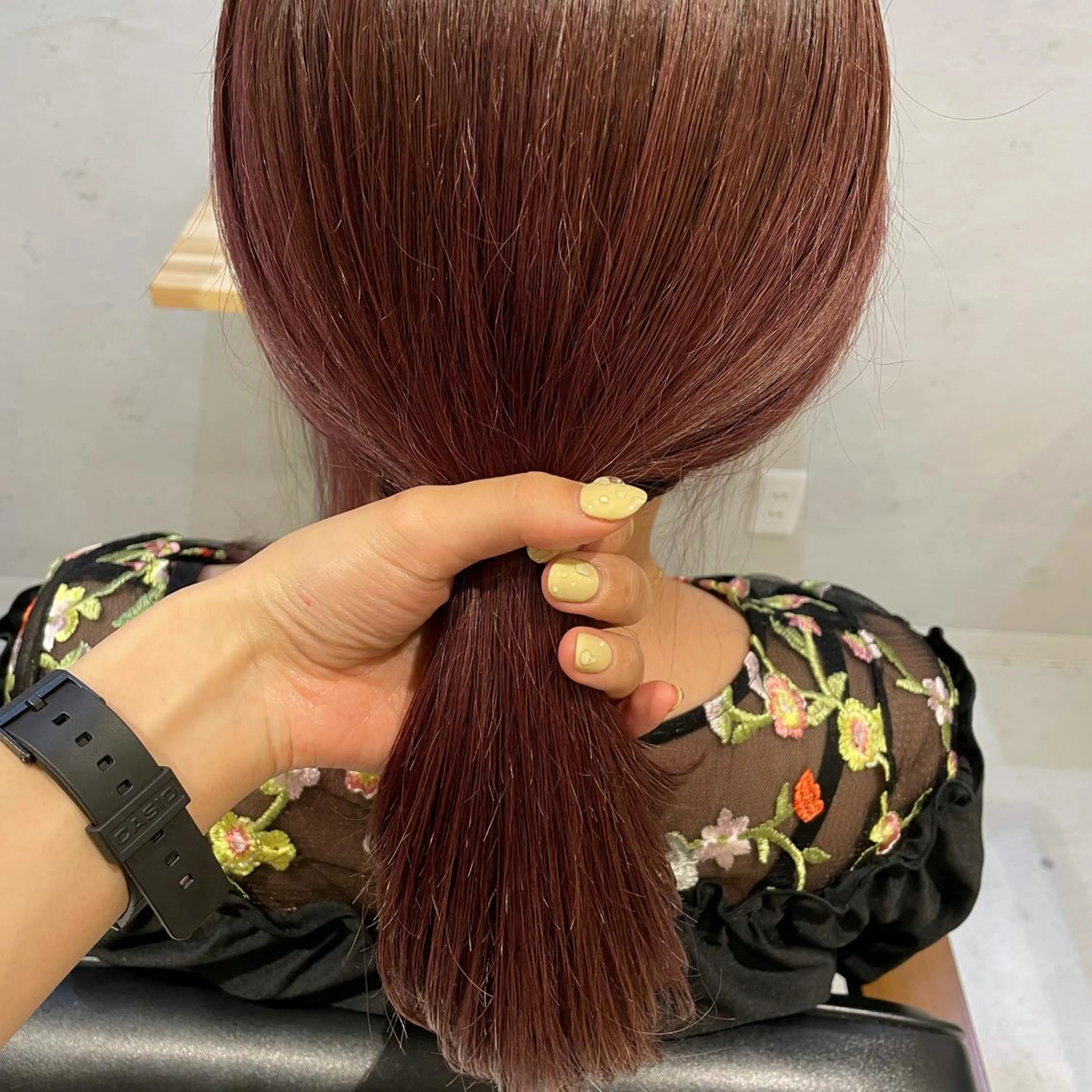 ミディアム カラー ブリーチ ピンクカラー ヘアカラー トリートメント 外山 実咲のヘアスタイル
