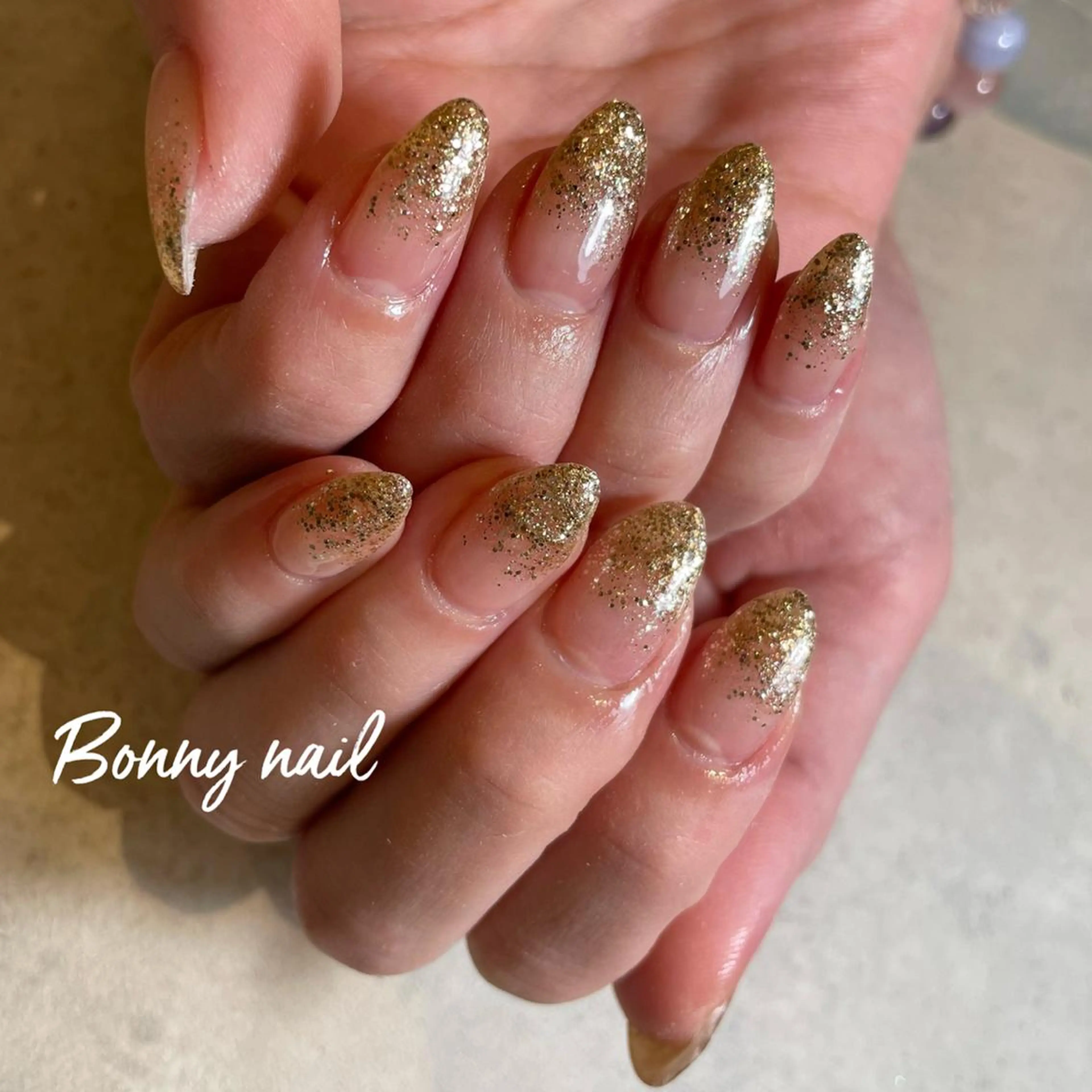 ショート ネイル グラデーション ラメ(グリッター) ラメグラデーション ココ美ネイルサロン所属・BONNY NAIL 【えみか】のネイルデザイン