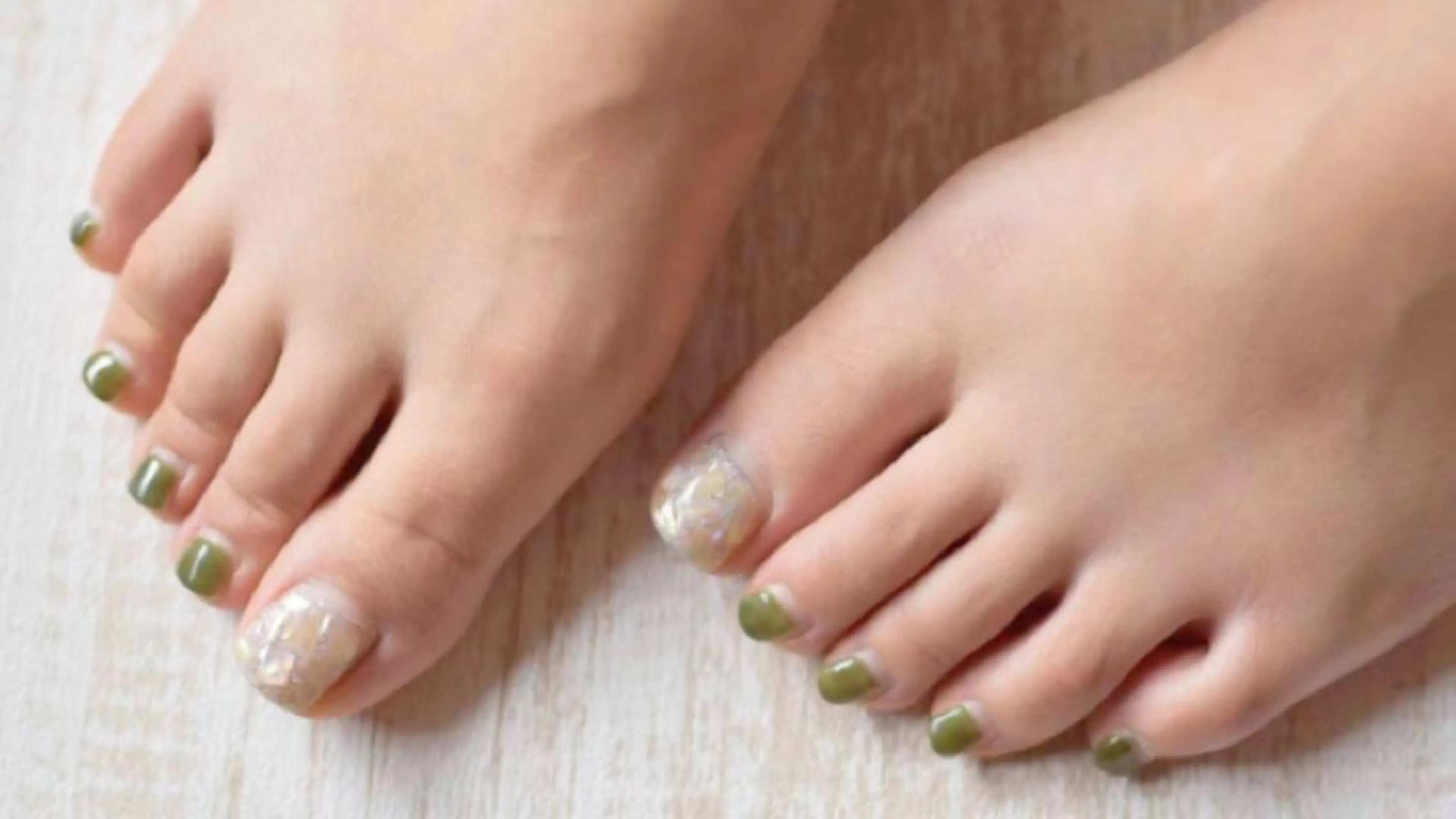 ネイル フットネイル ジェルネイル ネイル＆フラワーサロン〜Ri✦hiro〜鳥栖店所属・HIRATA RIEのネイルデザイン