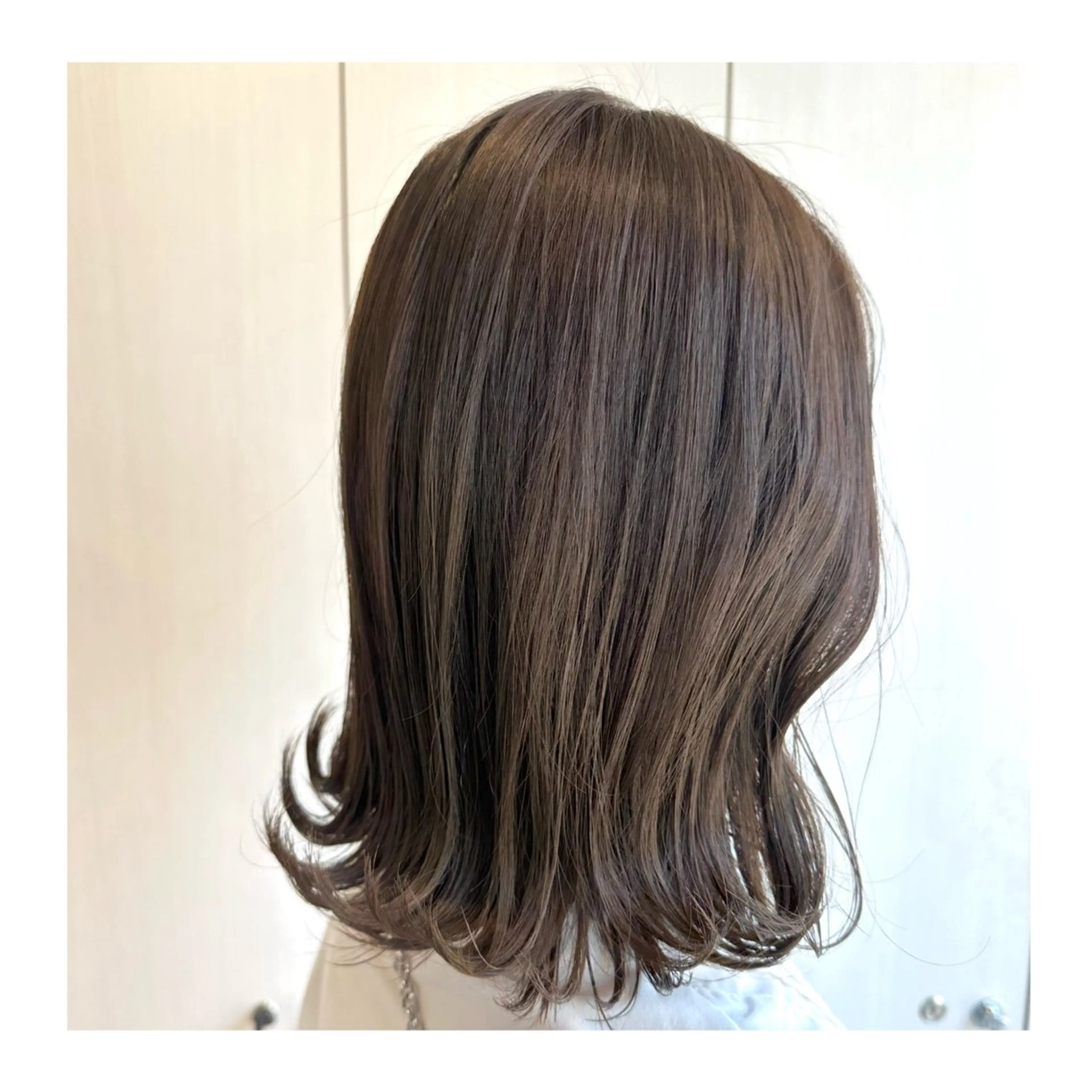 セミロング カラー カット ヘアカラー あべ ゆうかのヘアスタイル