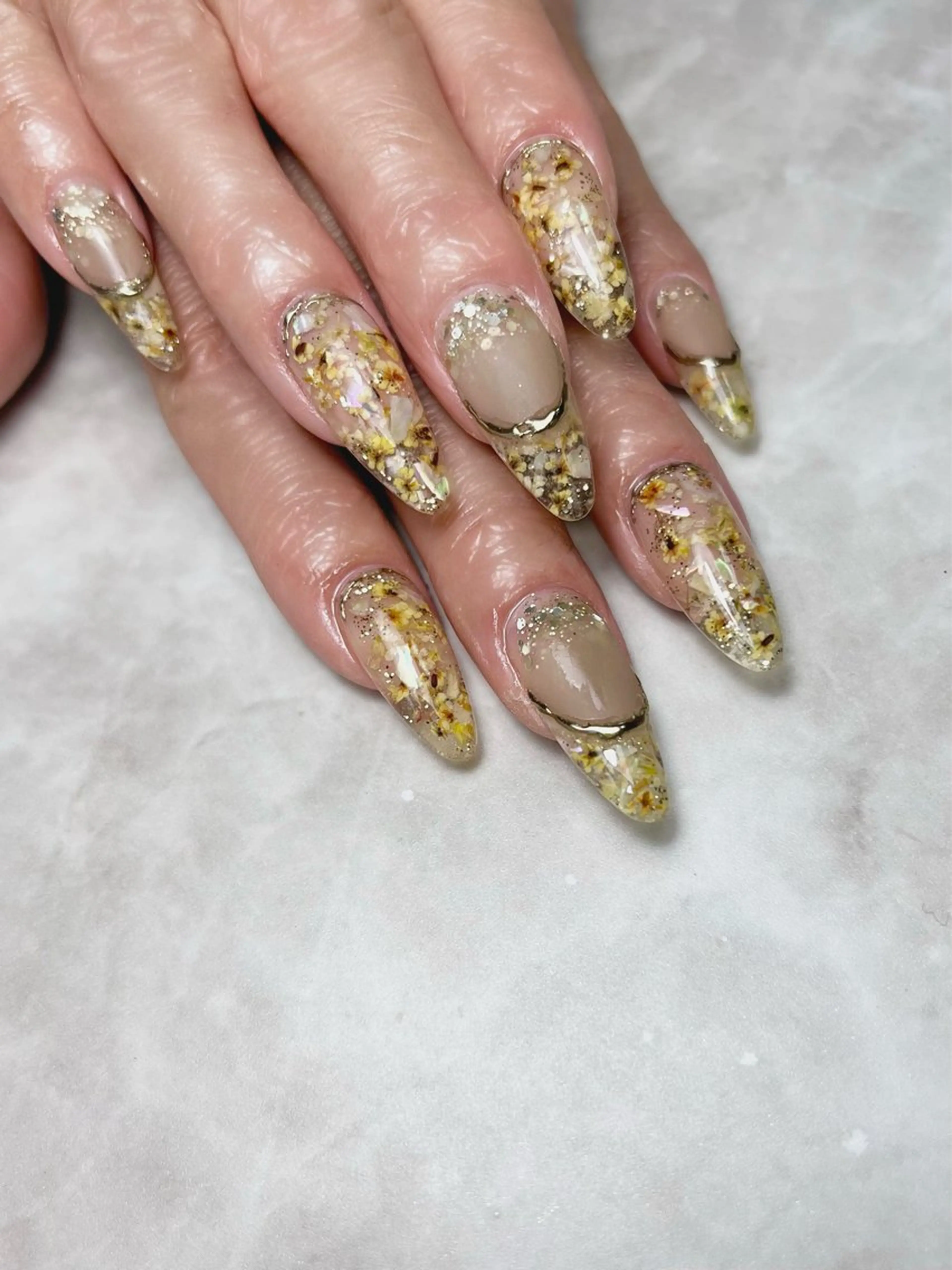 ネイル フラワーネイル ミラーネイル スカルプネイル Nailsalon E's cafeのネイルデザイン