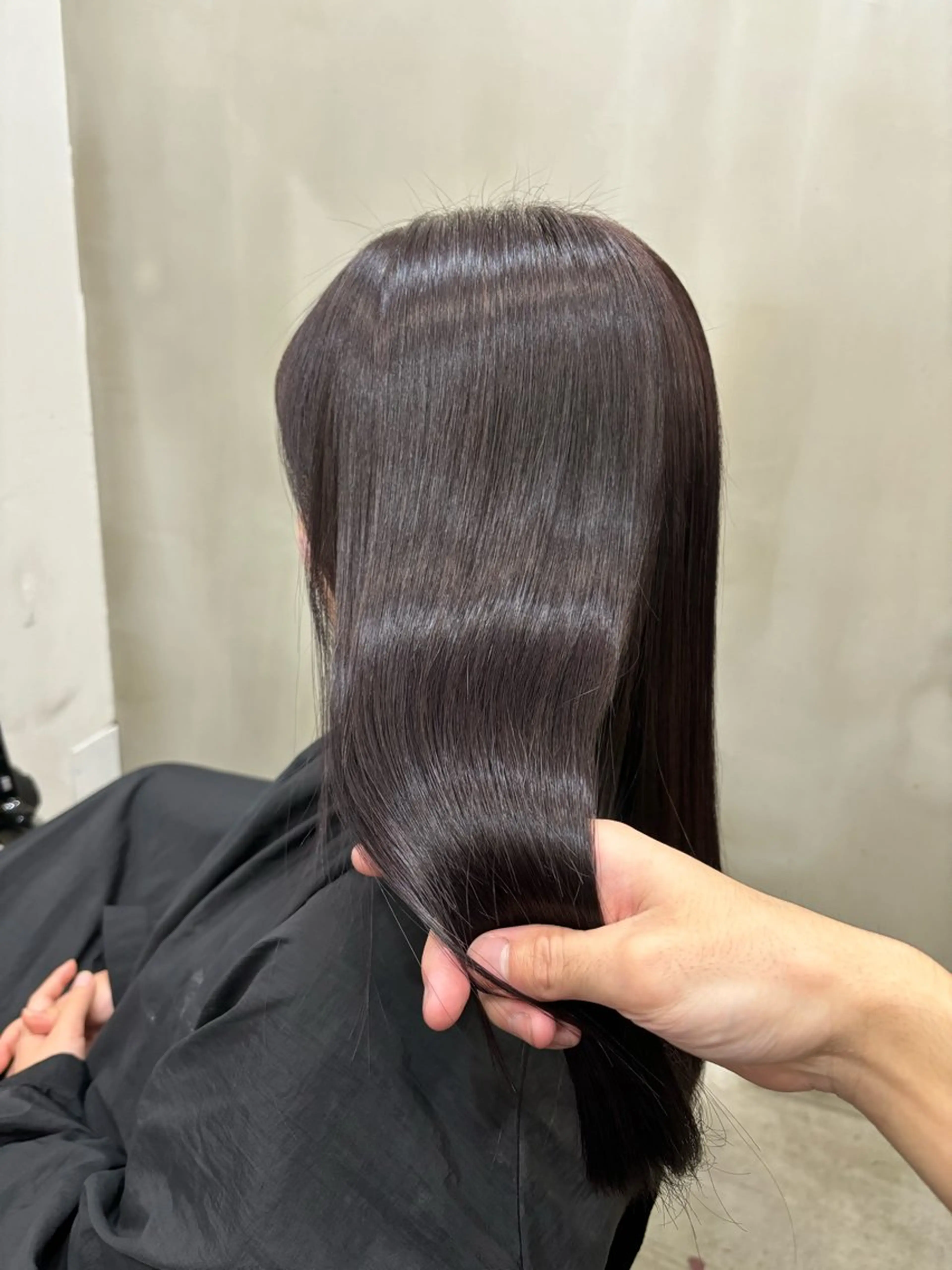 セミロング カラー パープルカラー ヘアカラー VOYAGE所属・中園 康のヘアスタイル