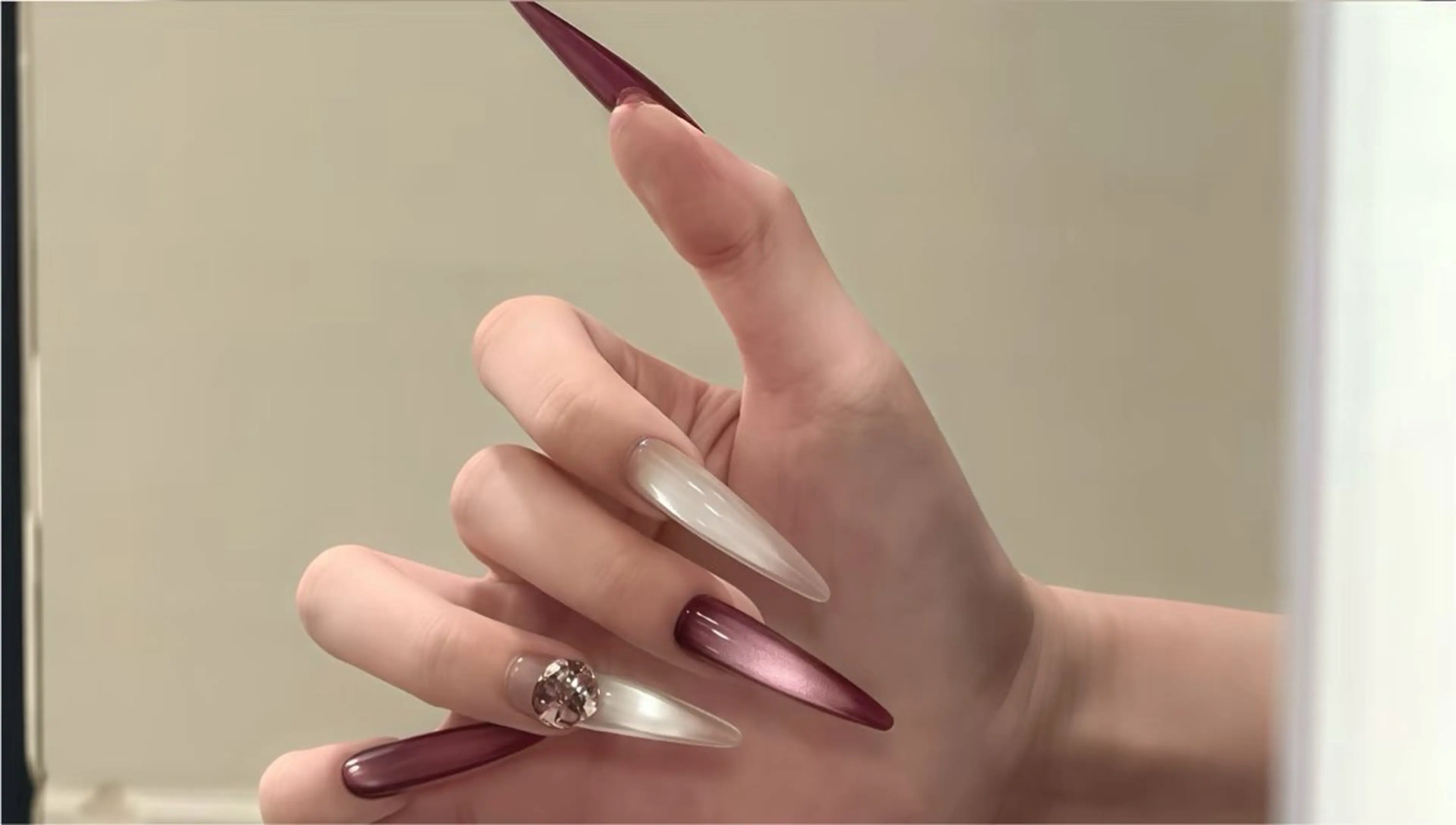 ネイル オーロラネイル フラワーネイル フットネイル フレンチネイル ジェルネイル ハンドネイル 長さだし専門 ありさのネイルデザイン