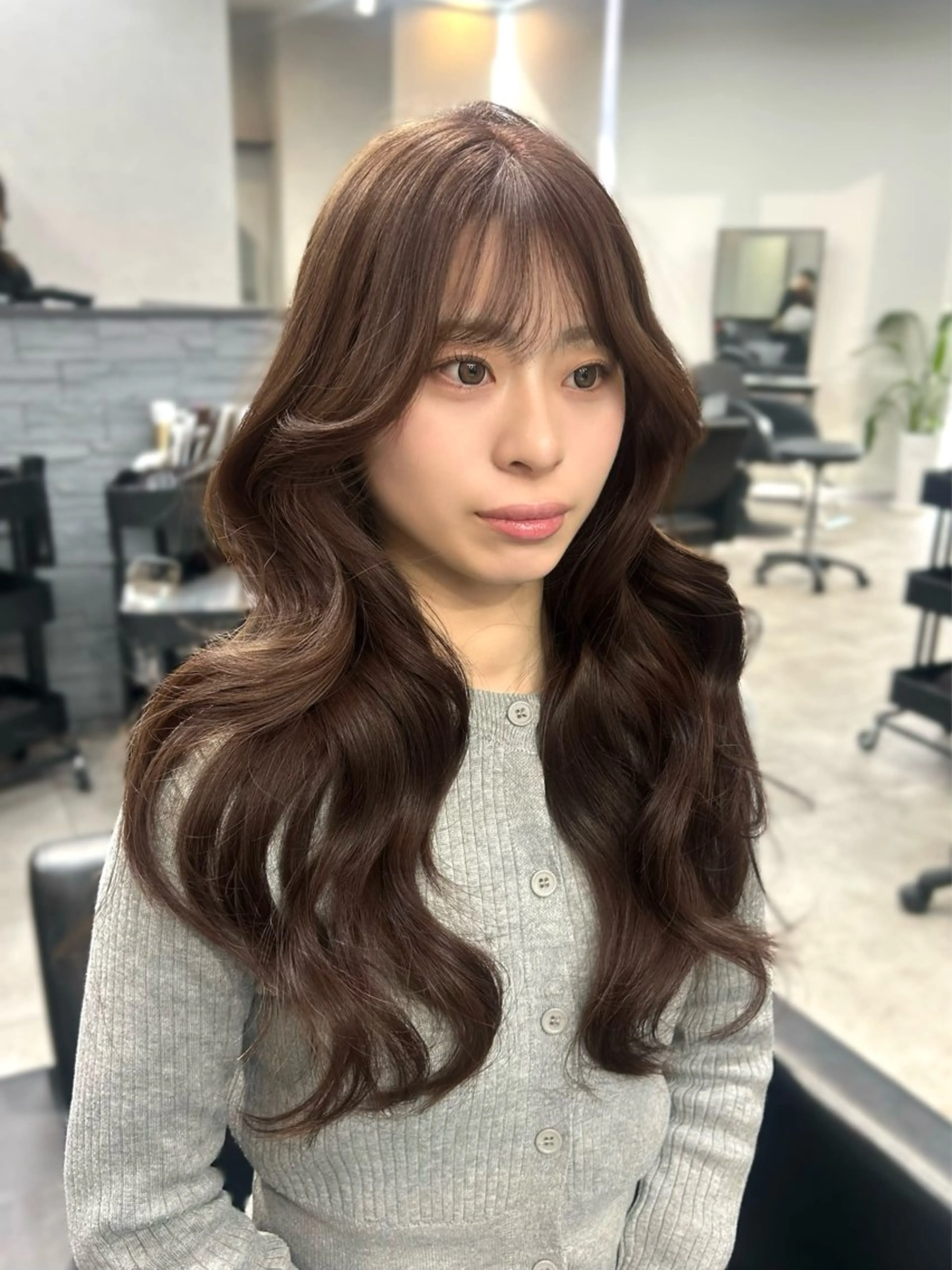 ロング カラー ブリーチ 透明感カラー レイヤーカット ヘアカラー トリートメント moe🎀 透明感カラーのヘアスタイル