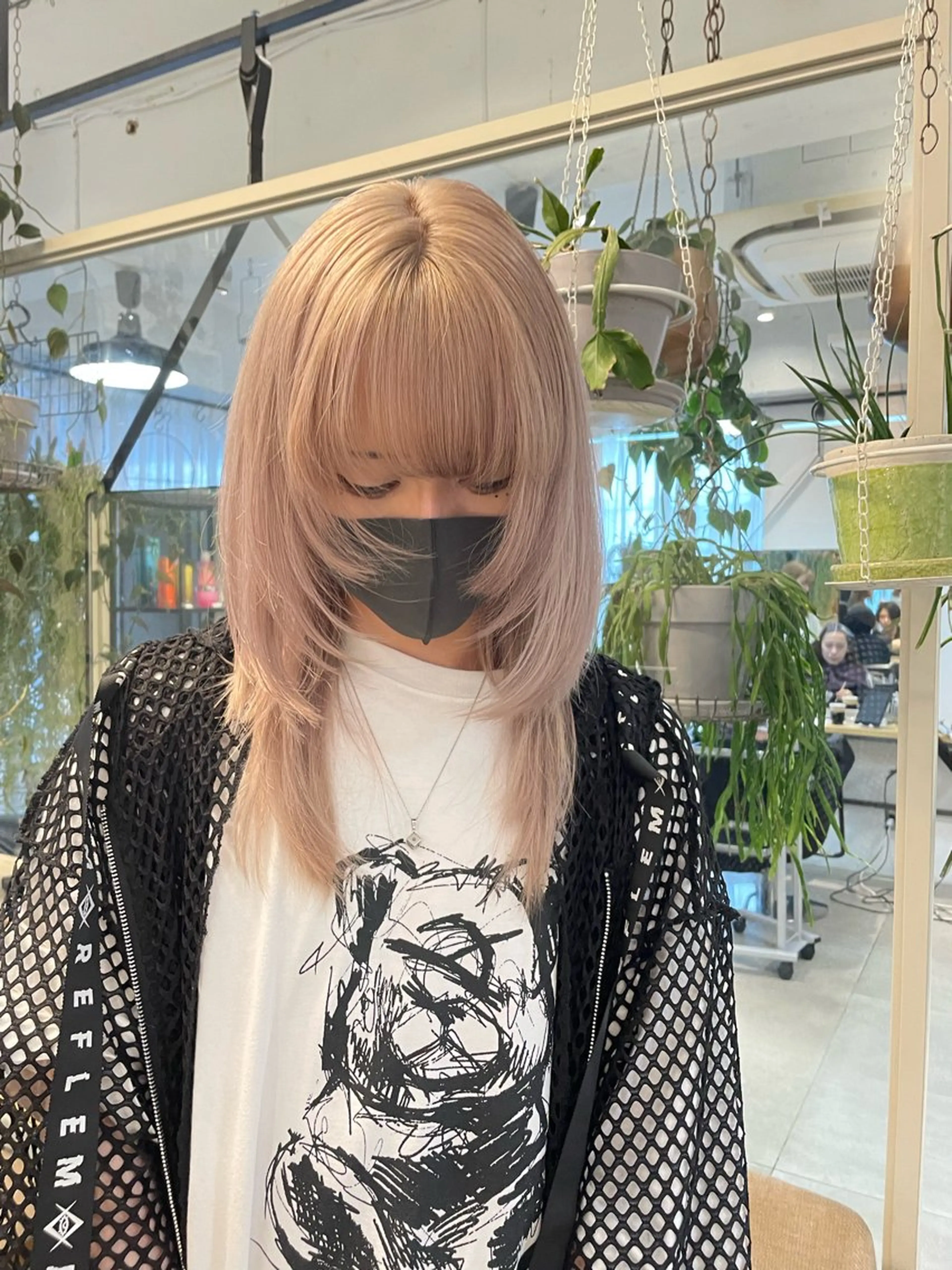 ロング カラー ミルクティー× グレージュMOMOのヘアスタイル