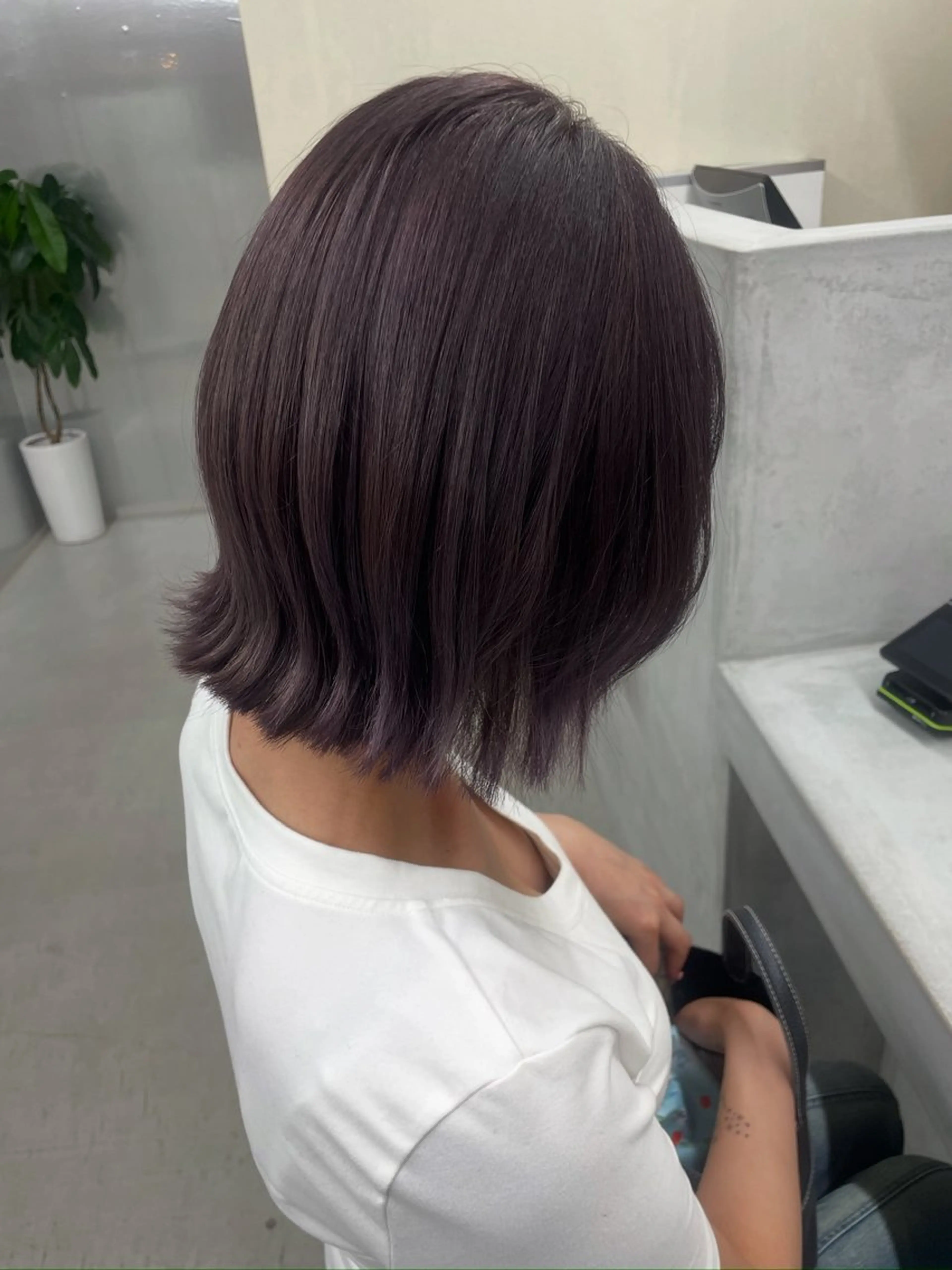 ショート カラー ブリーチ ダブルカラー グレージュ ラベンダーカラー ラベンダーグレージュ 松村 友里圭のヘアスタイル