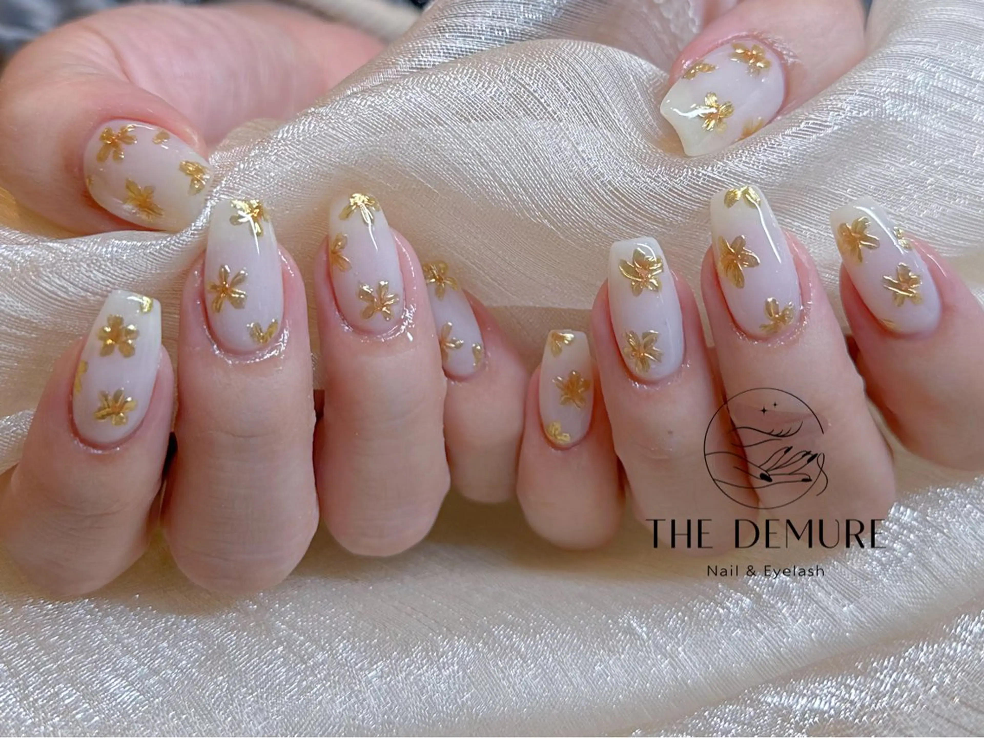 ネイル アートネイル キラキラネイル 韓国ネイル 水色 ロングネイル ハンドネイル ハンドケア NailDemure 【銀座店】のネイルデザイン