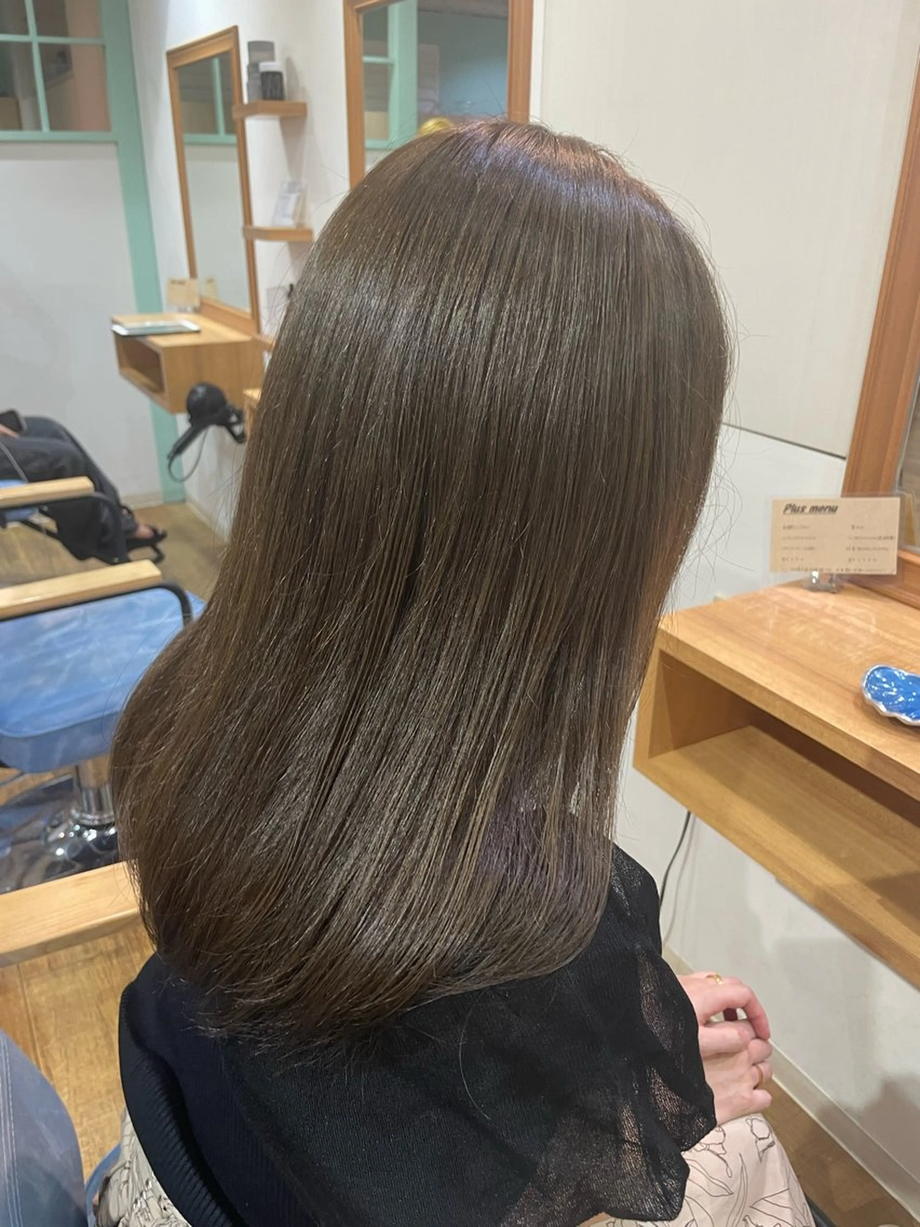 セミロング カラー bloom296 富里所属・🫧透明感カラー🫧 ロン毛美容師のヘアスタイル