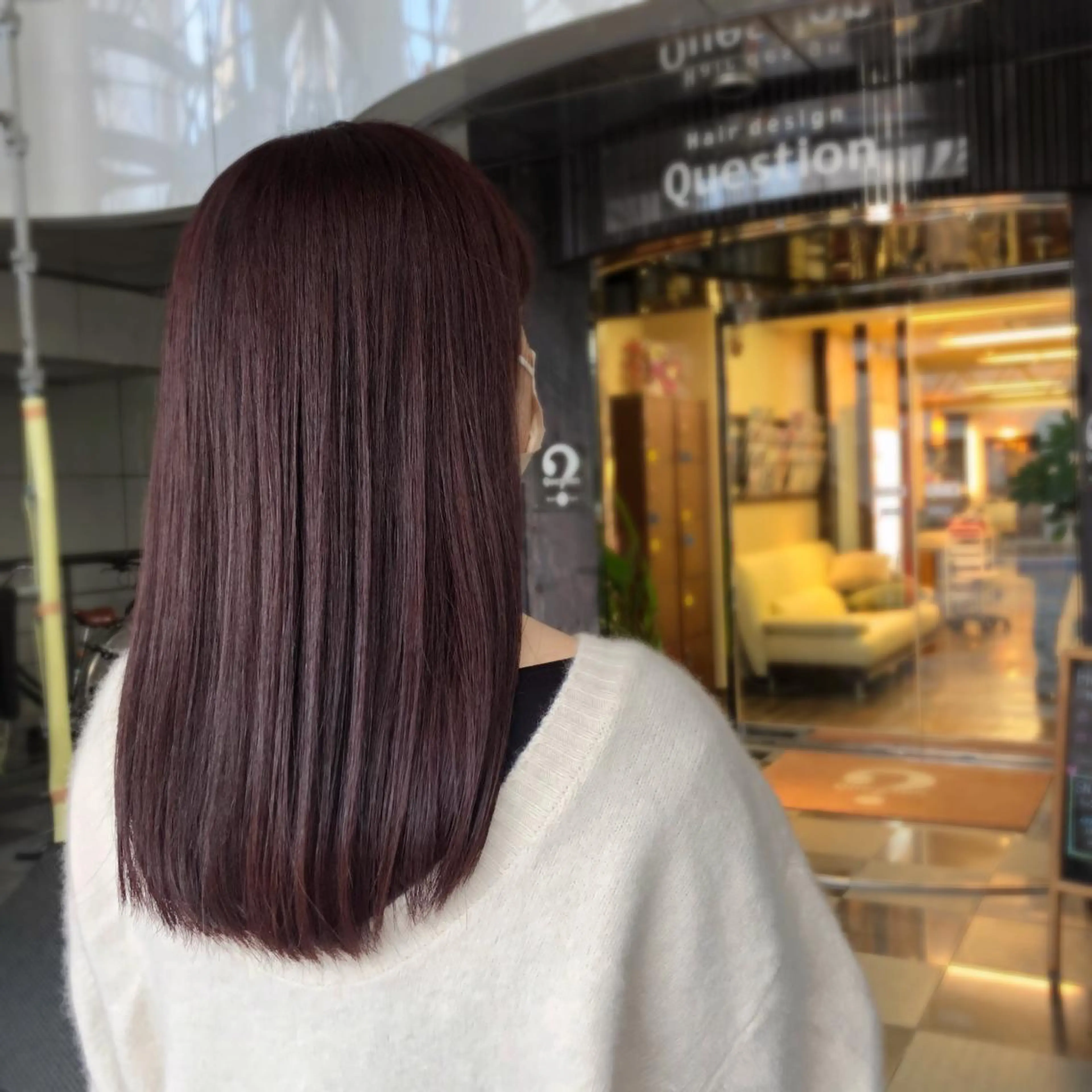 セミロング カラー カット ヘアカラー トリートメント 山崎 絵莉香のヘアスタイル