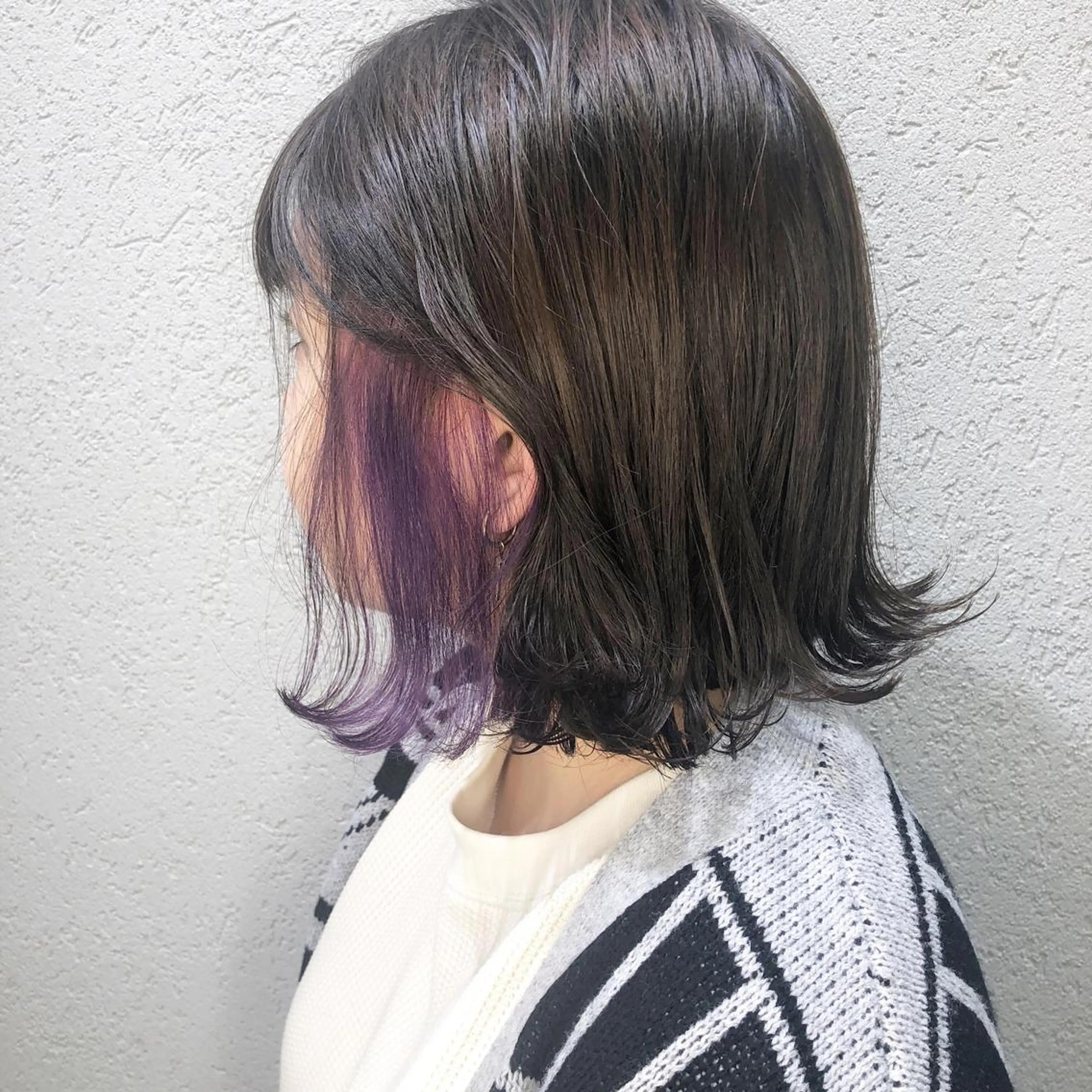 セミロング パープルカラー ヘアカラー トリートメント a .のヘアスタイル