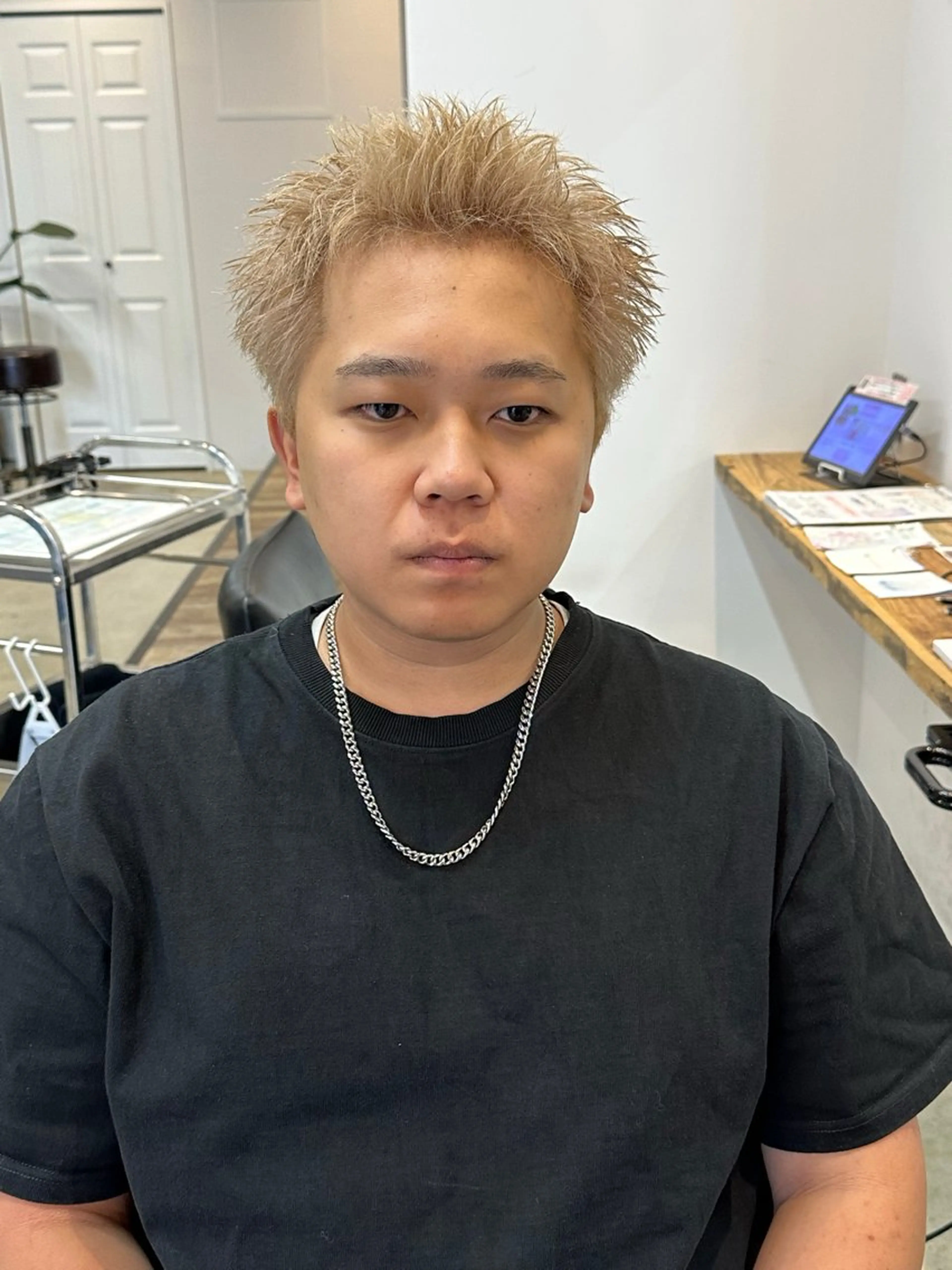 ショート カラー メンズ 倉持 誠也　フェザーパーマのヘアスタイル