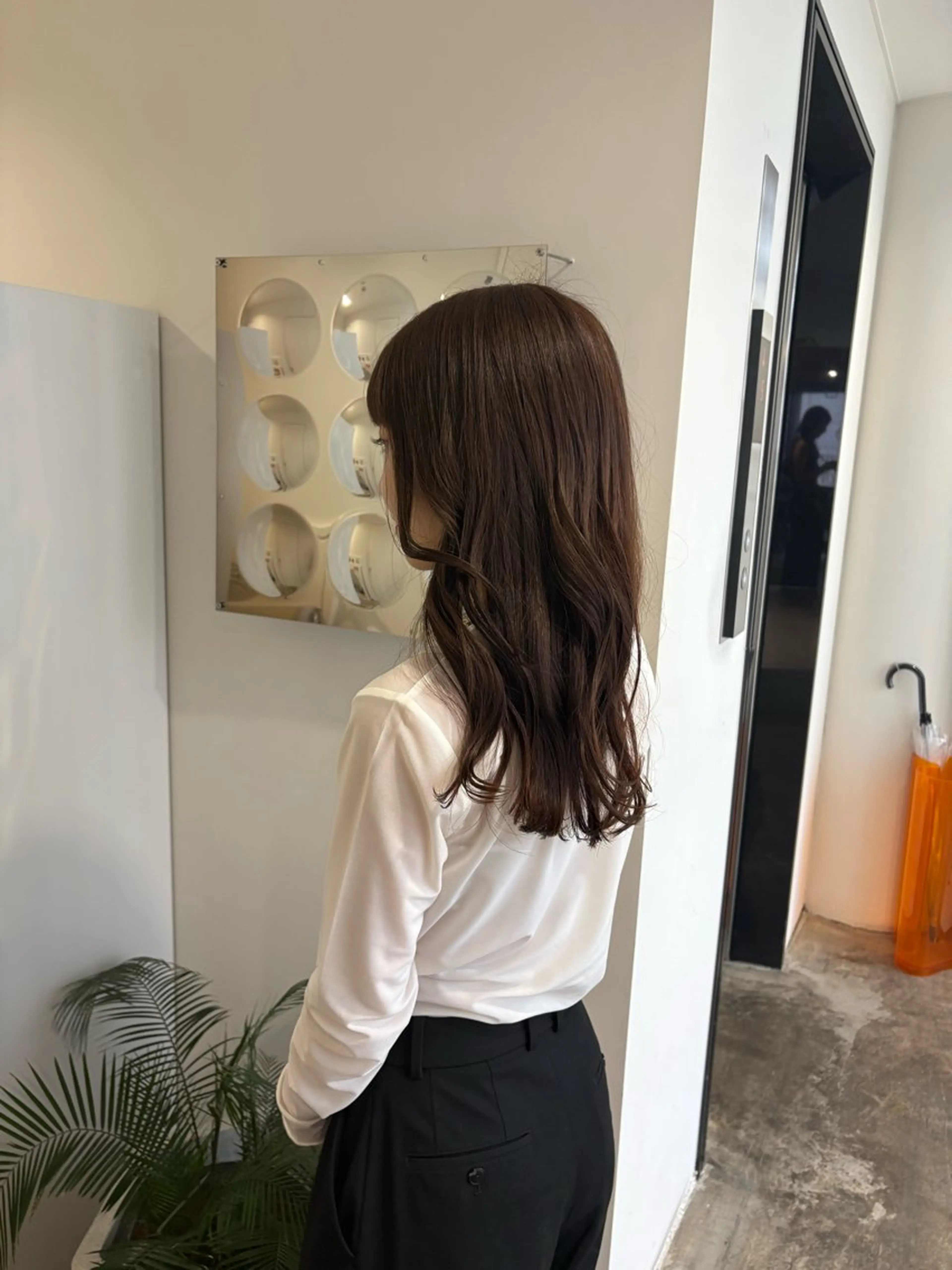 ロング カラー ベージュカラー オリーブベージュ カット ヘアカラー トリートメント Jr.スタイリスト ヨシノヒメカのヘアスタイル
