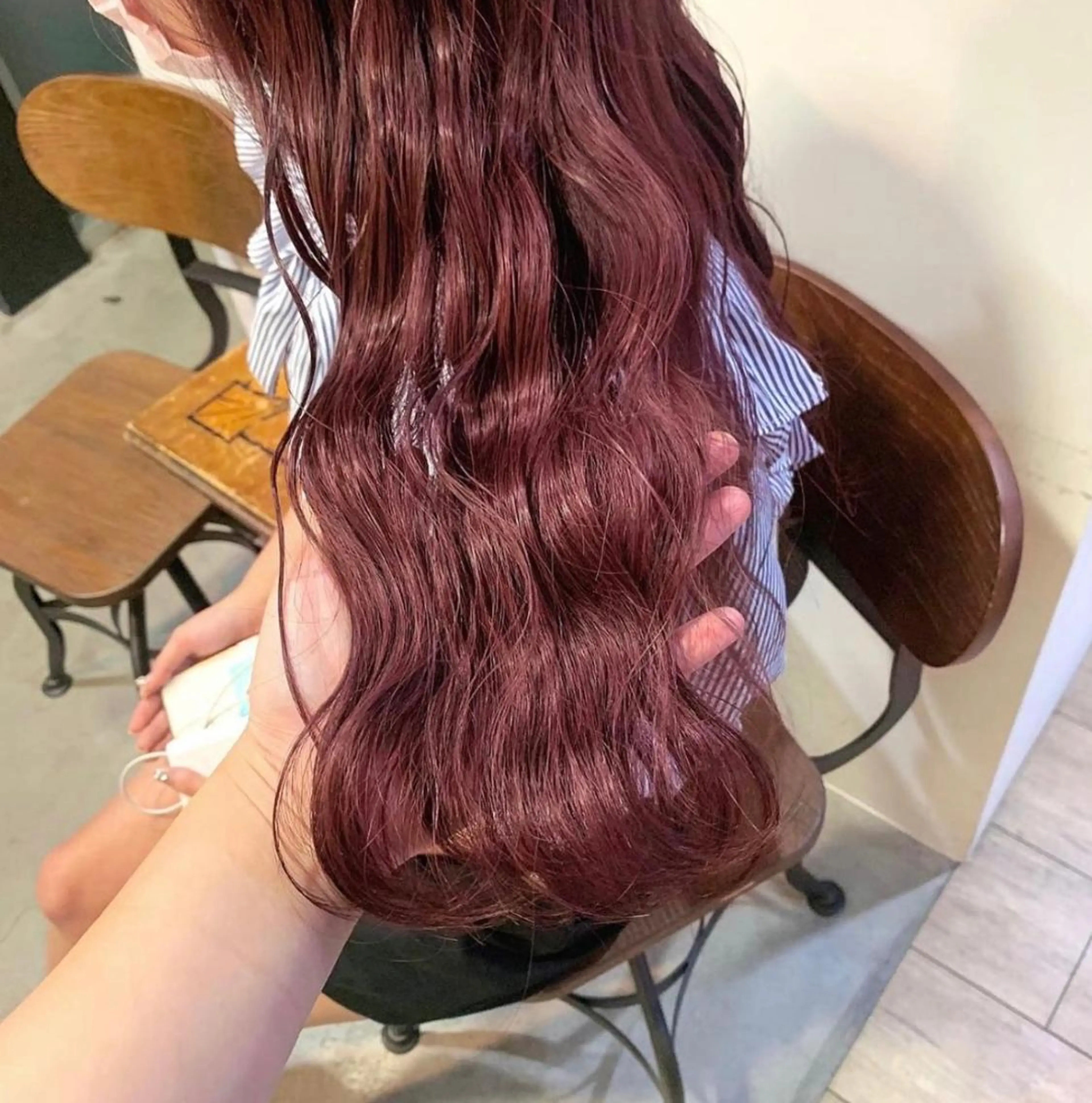 ロング カラー ヘアカラー トリートメント 暖色/まろベージュ/ シカタユウカのヘアスタイル