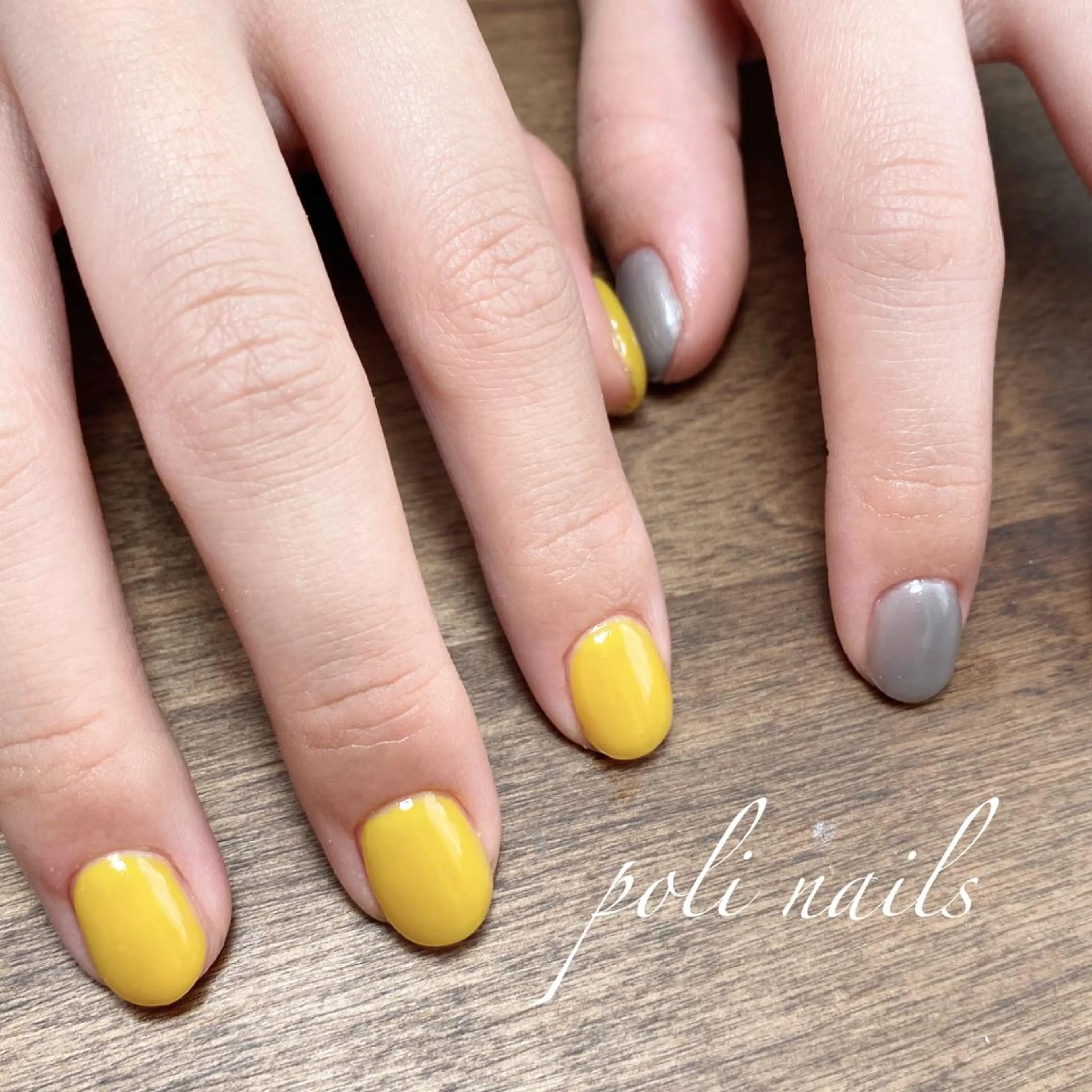 ネイル ワンカラーネイル ハンドネイル poli nailsのネイルデザイン