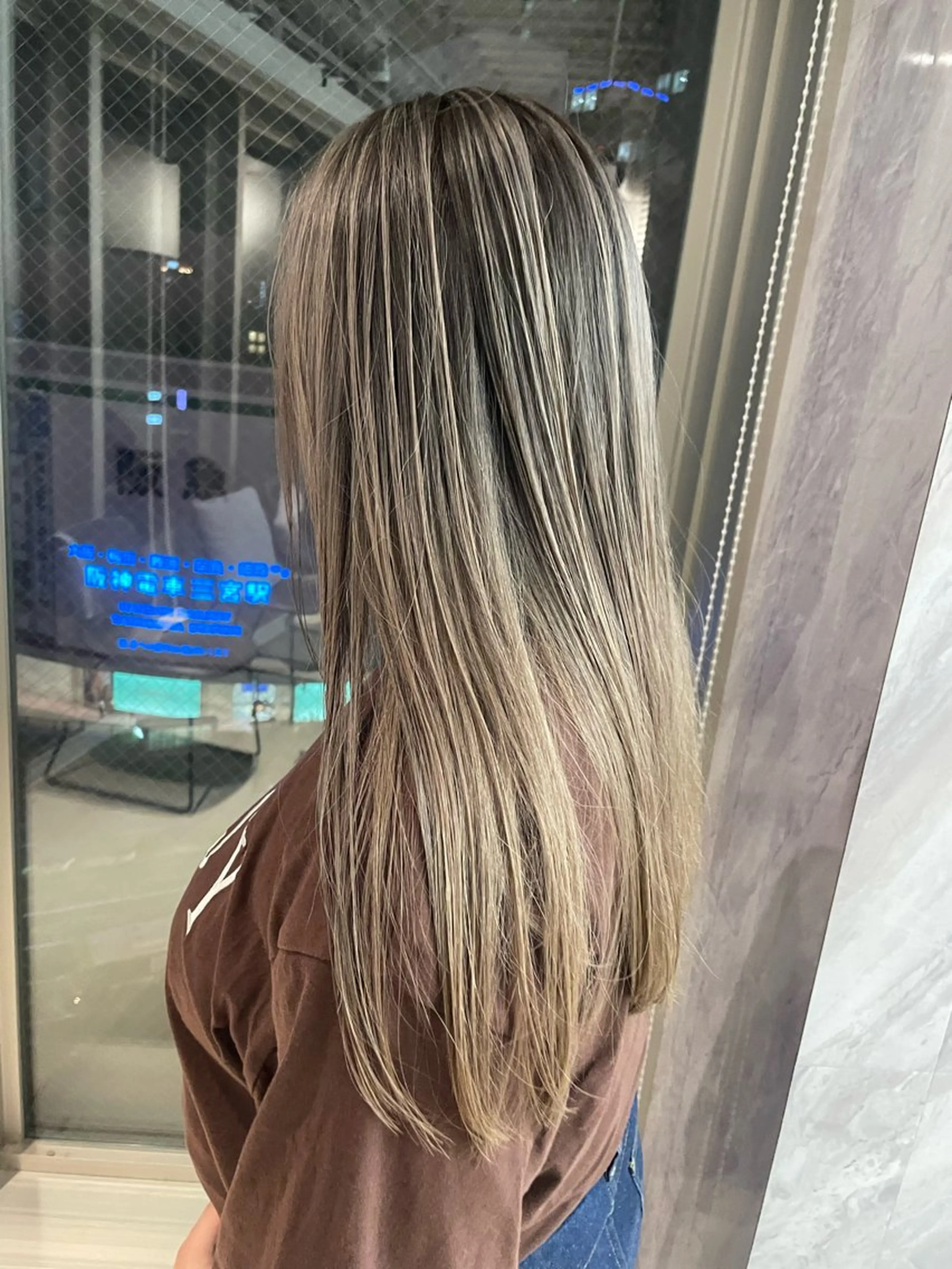 ロング カラー ヘアアレンジ バレイヤージュ ブリーチ レイヤーカット カット ヘアカラー トリートメント 🎗秋山勇 /三宮指名No.1のヘアスタイル